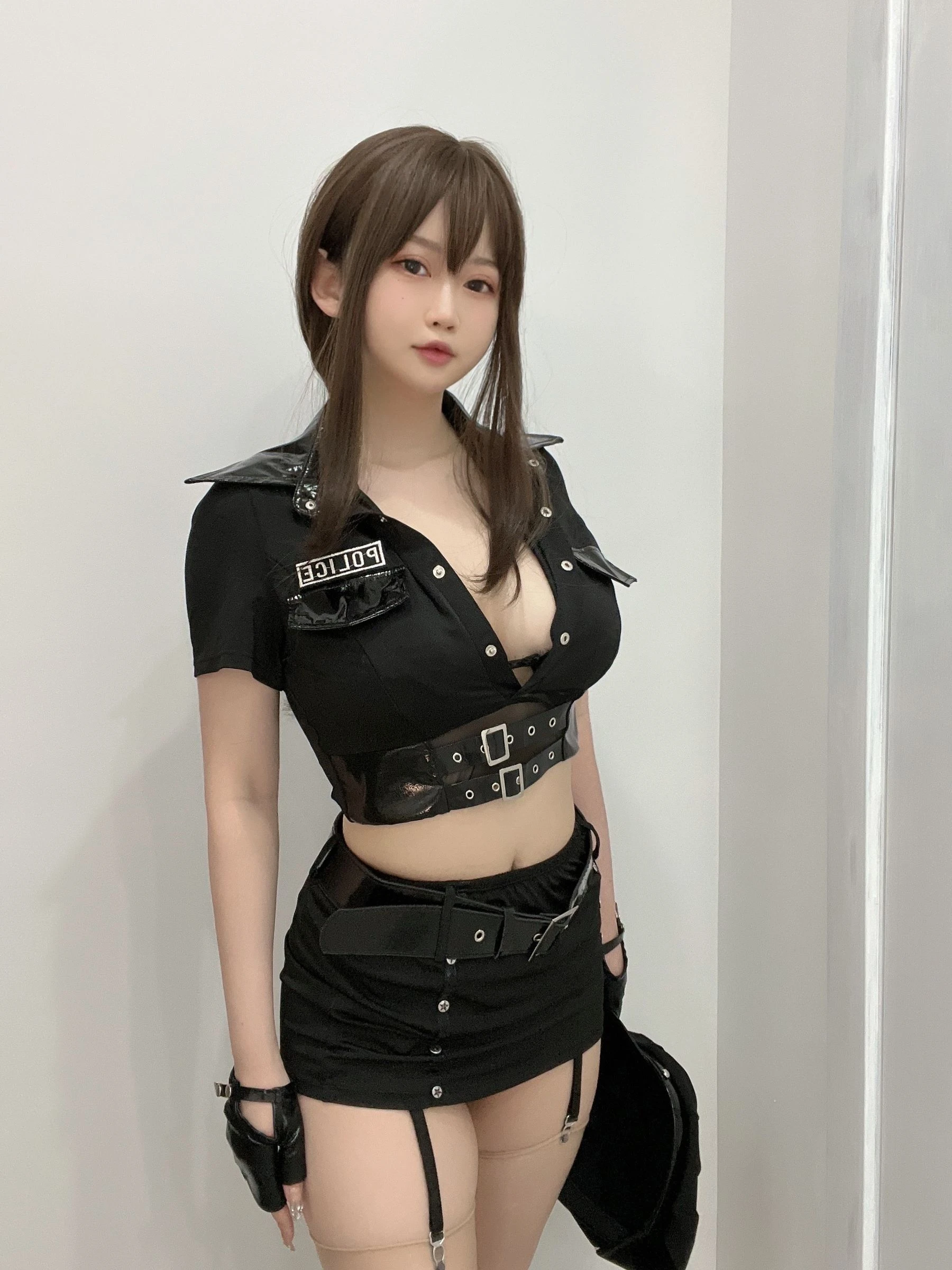蜜桃少女是依酱呀 – 女警插图6