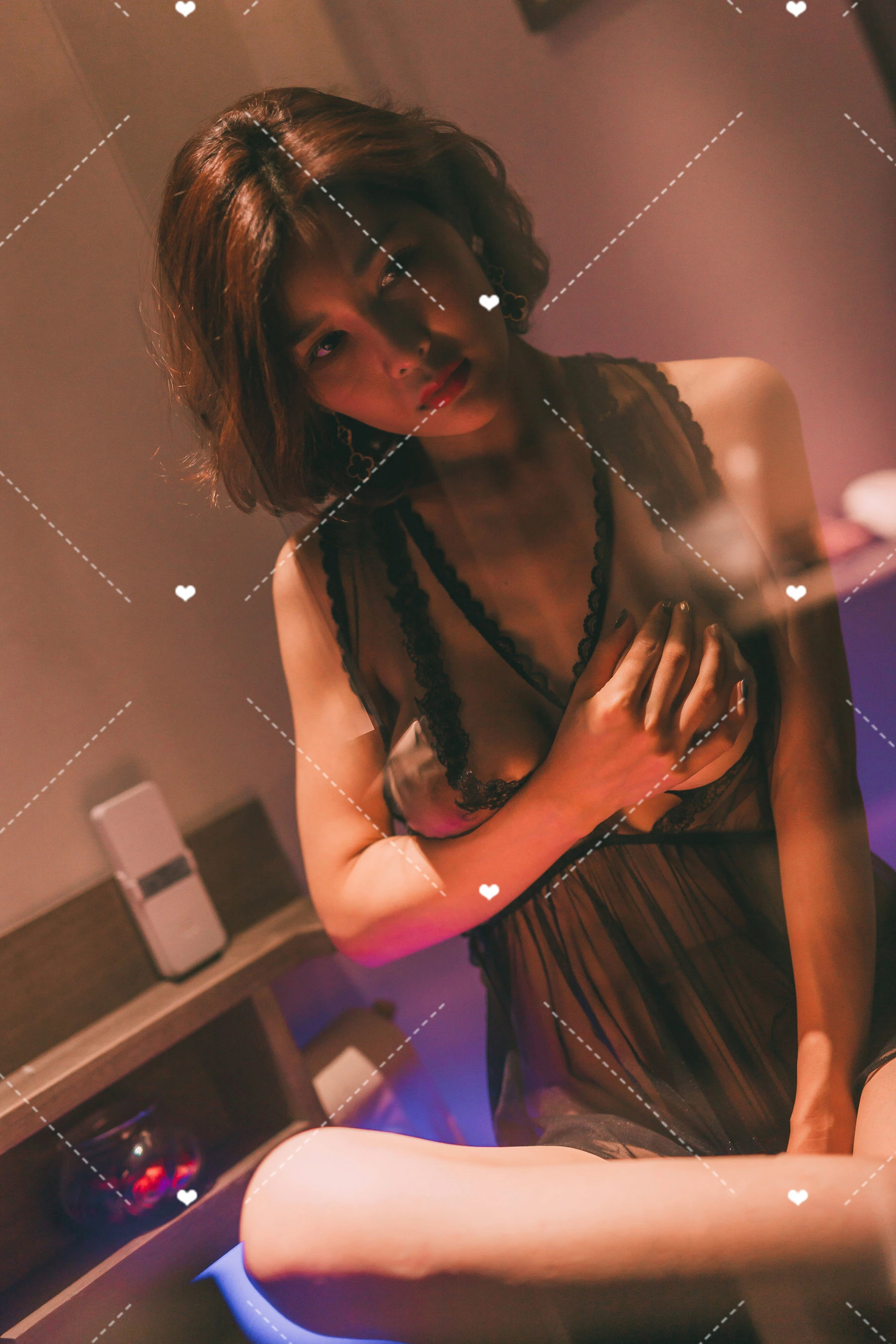 闫盼盼 2018年7月写真《透视》插图1