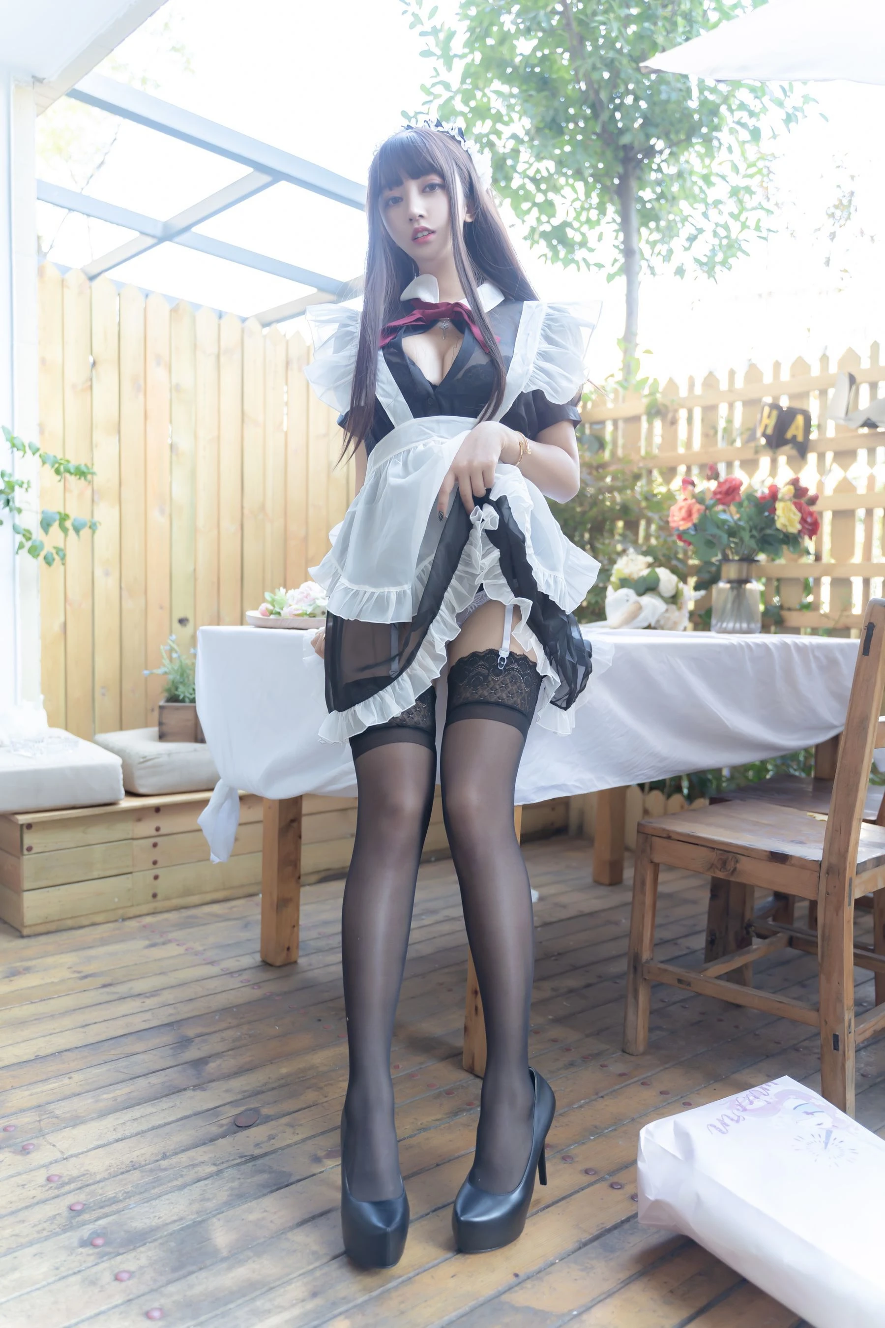 斗鱼米线线sama写真 透明女仆插图5