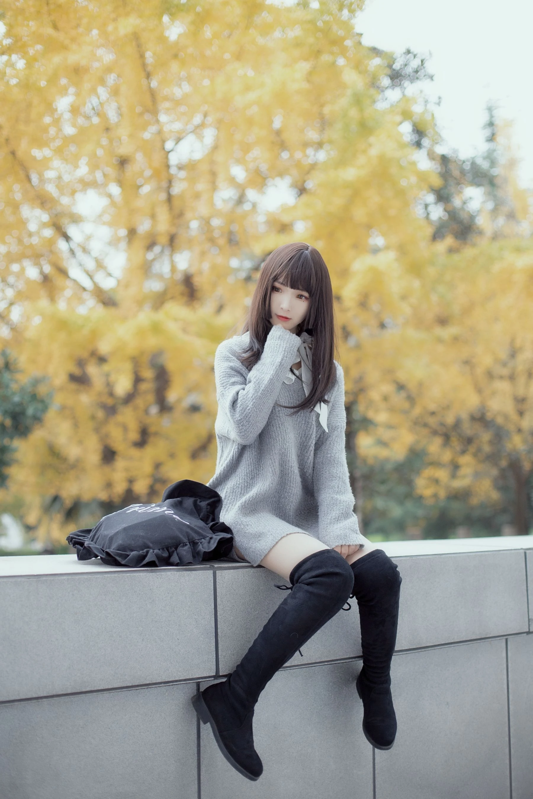 二次元美女古川kagura – 银杏树下插图5