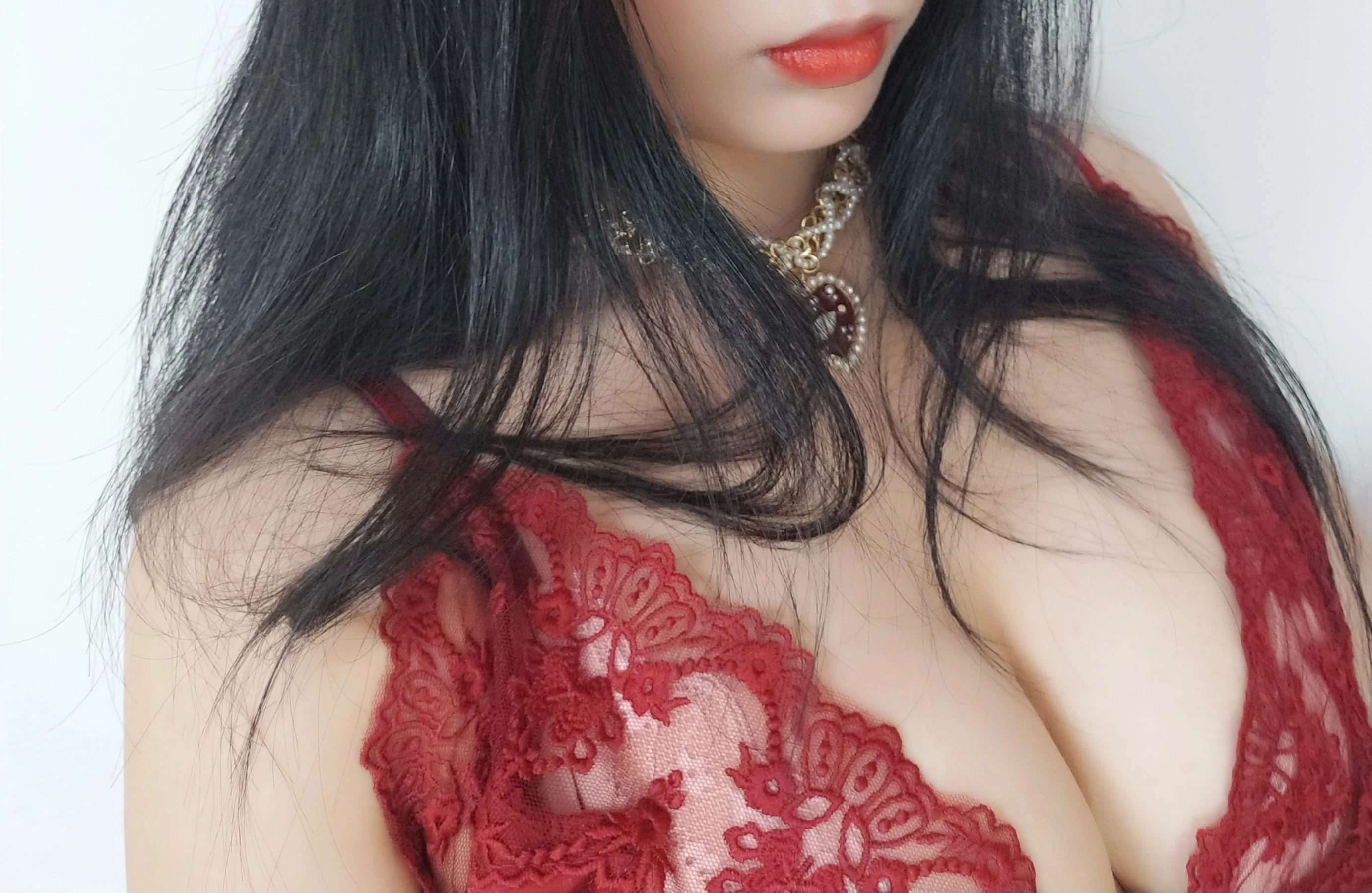 轩萧学姐 – 酒红色睡衣插图1