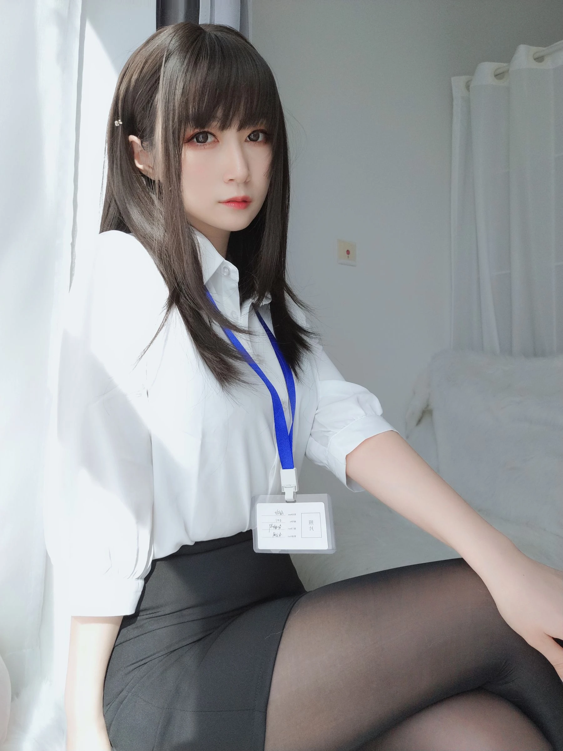 Coser小姐姐白银 – 制服插图6