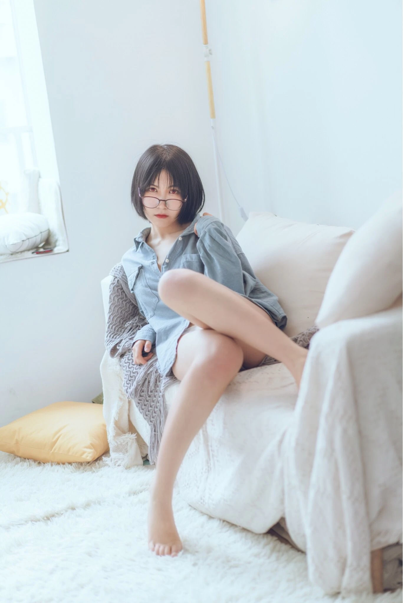 COSER美女逐月su 蓝色衬衫插图2