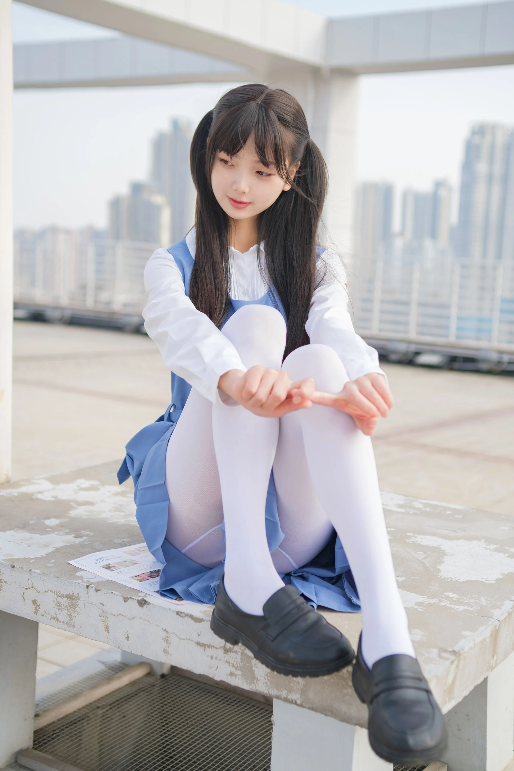 柴系小乖(稚乖画册) – 夜夜 天台真空80D白丝插图4