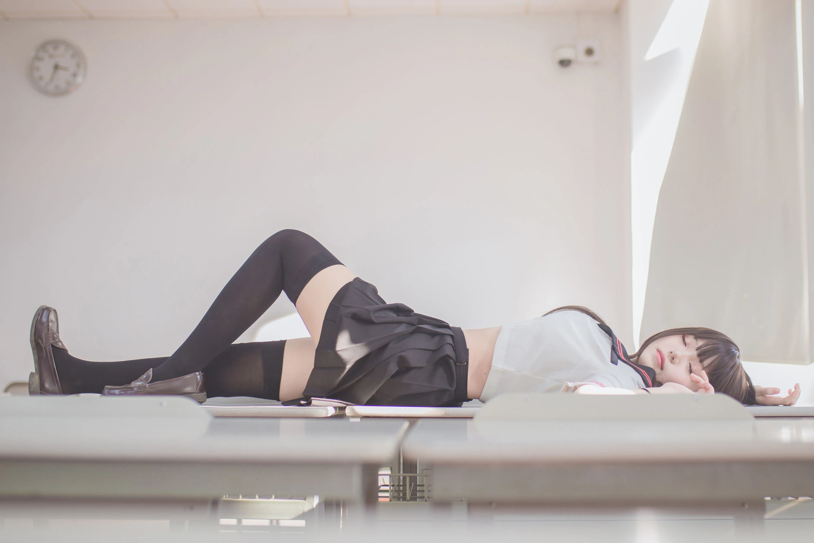 Yoko宅夏Cos – 黑丝JK插图2