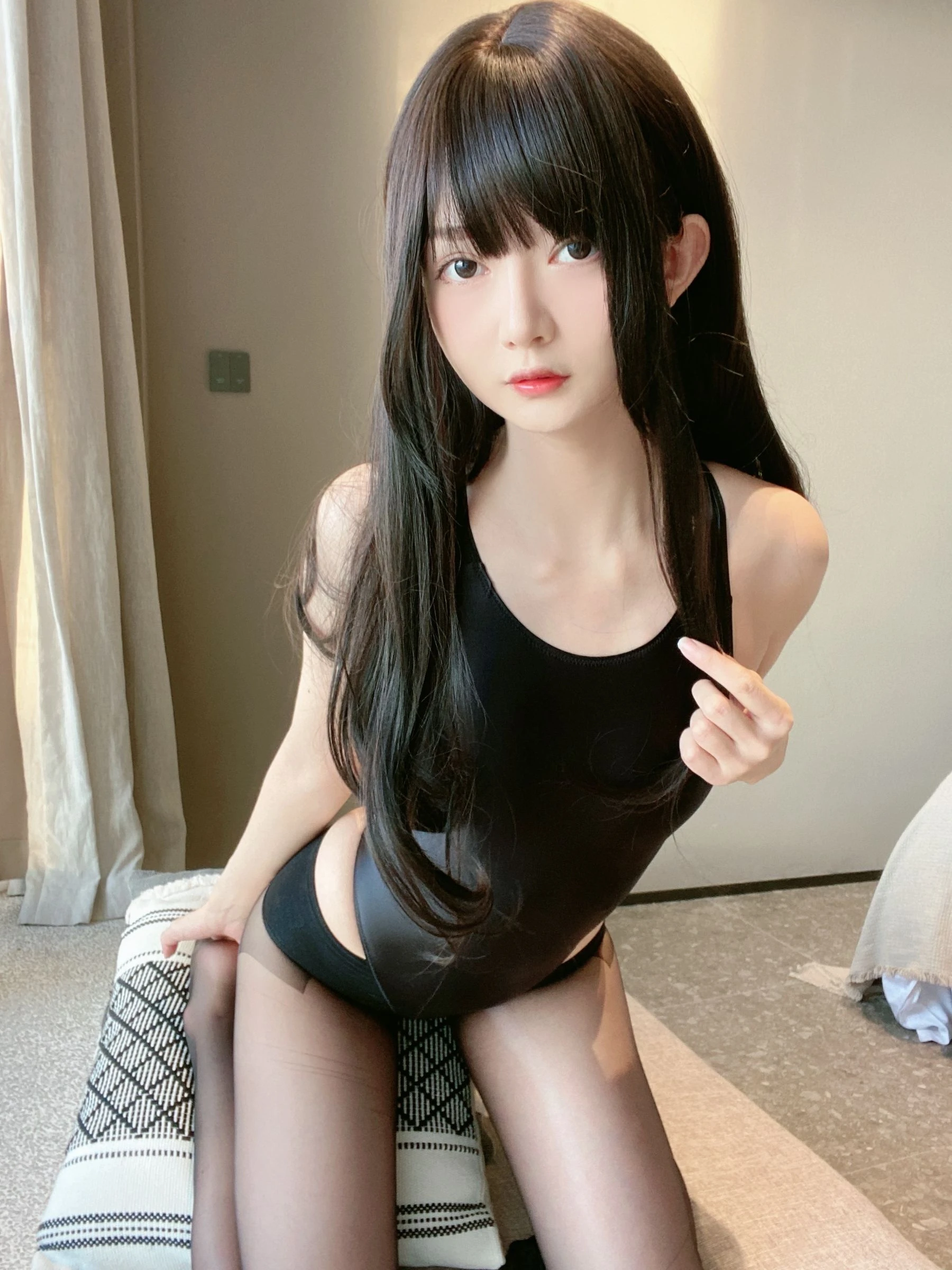 51酱 – 黑红泳装插图1