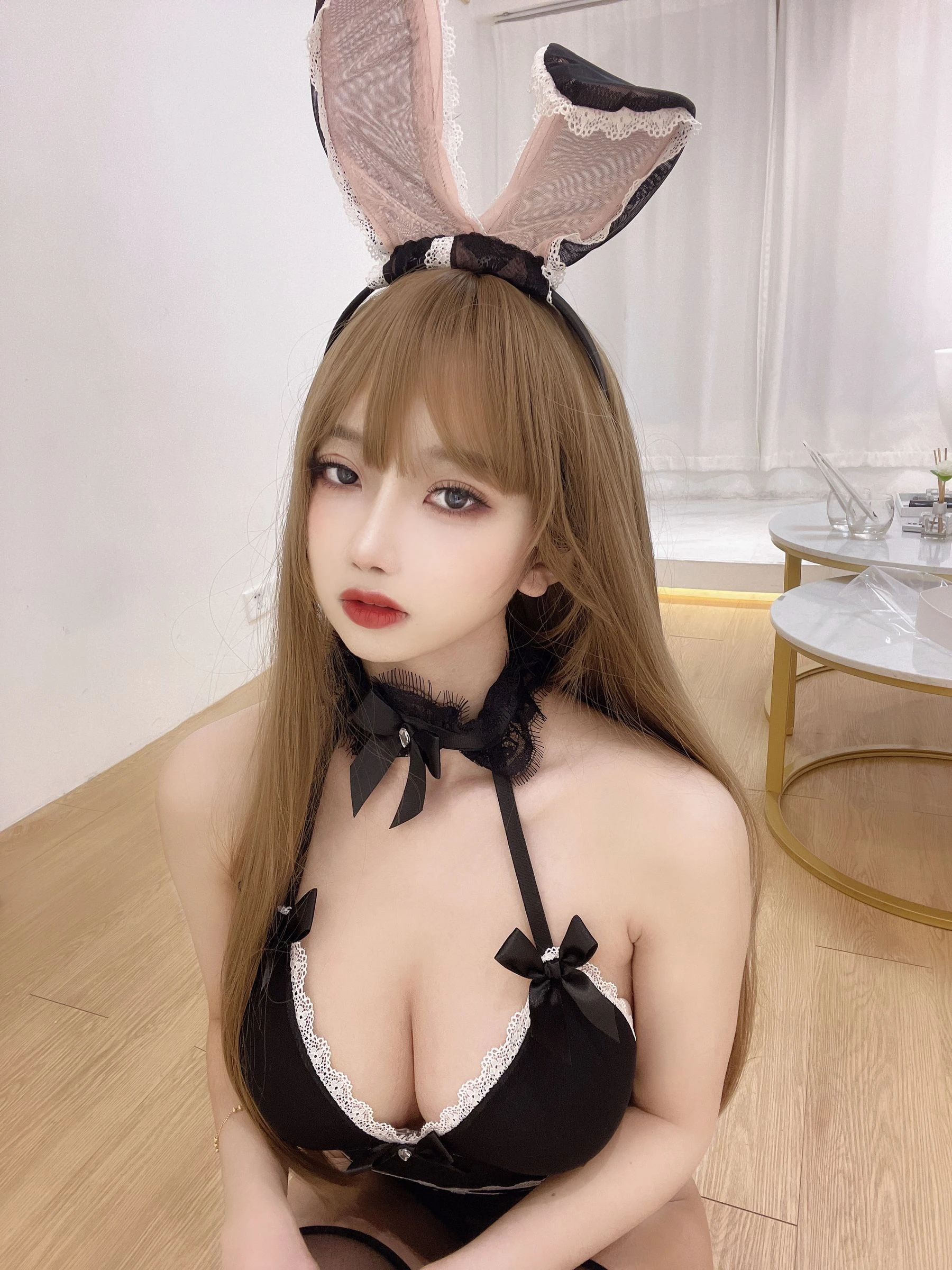 白嫩美少女鬼畜瑶 – 蕾丝兔女郎插图1