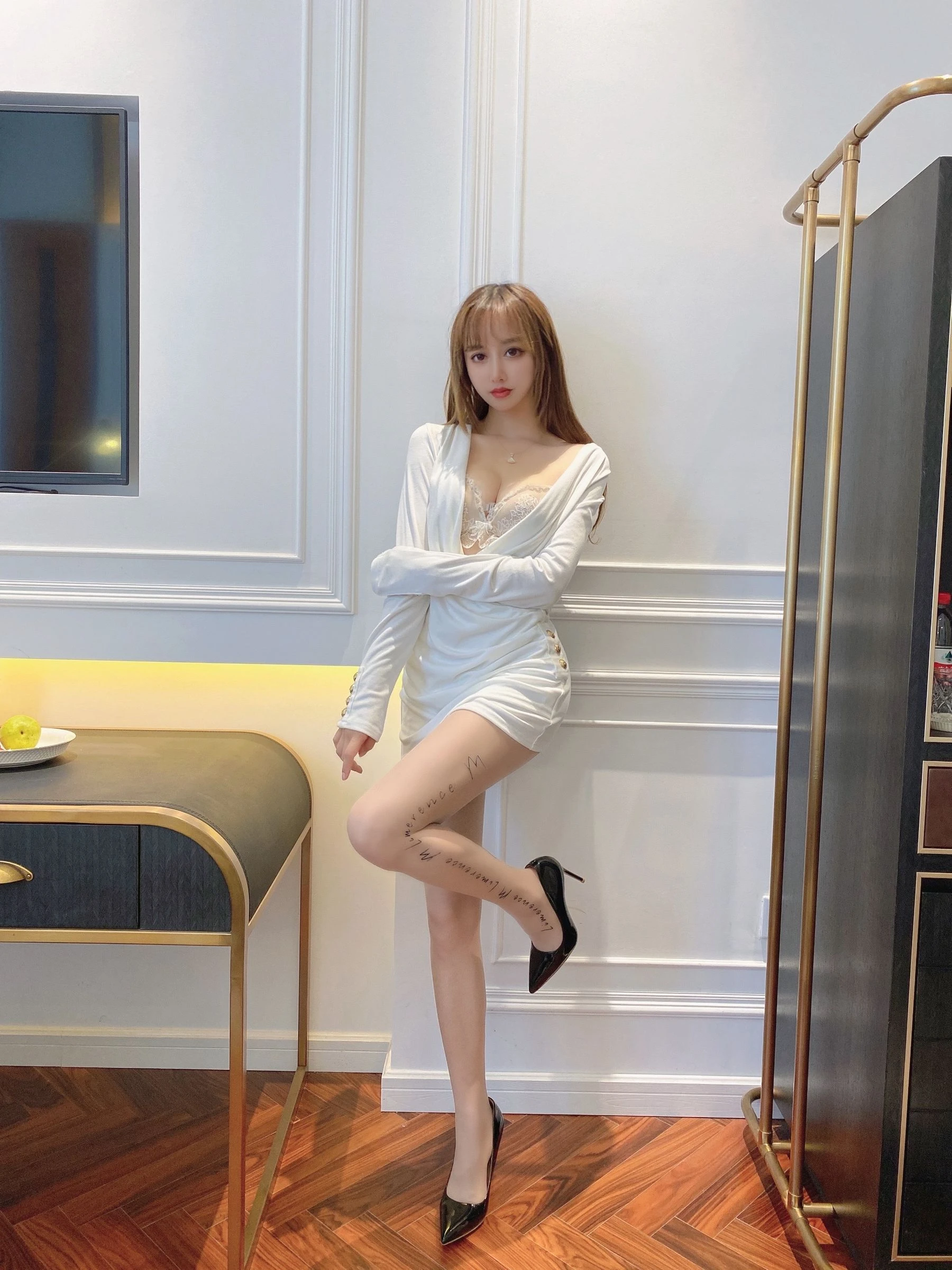 斗鱼米线线sama – 肉丝袜美腿插图2