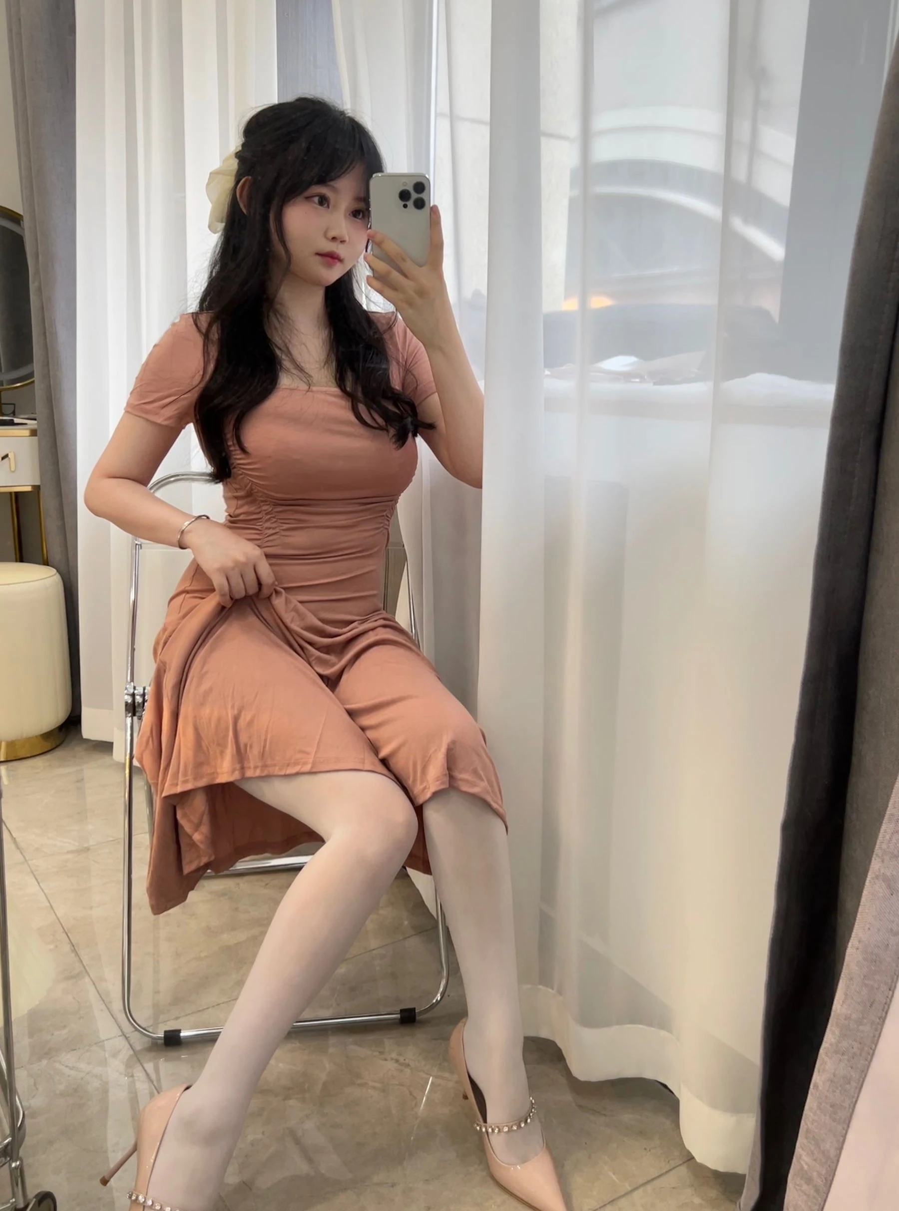蜜桃少女是依酱呀 – 人妻插图1
