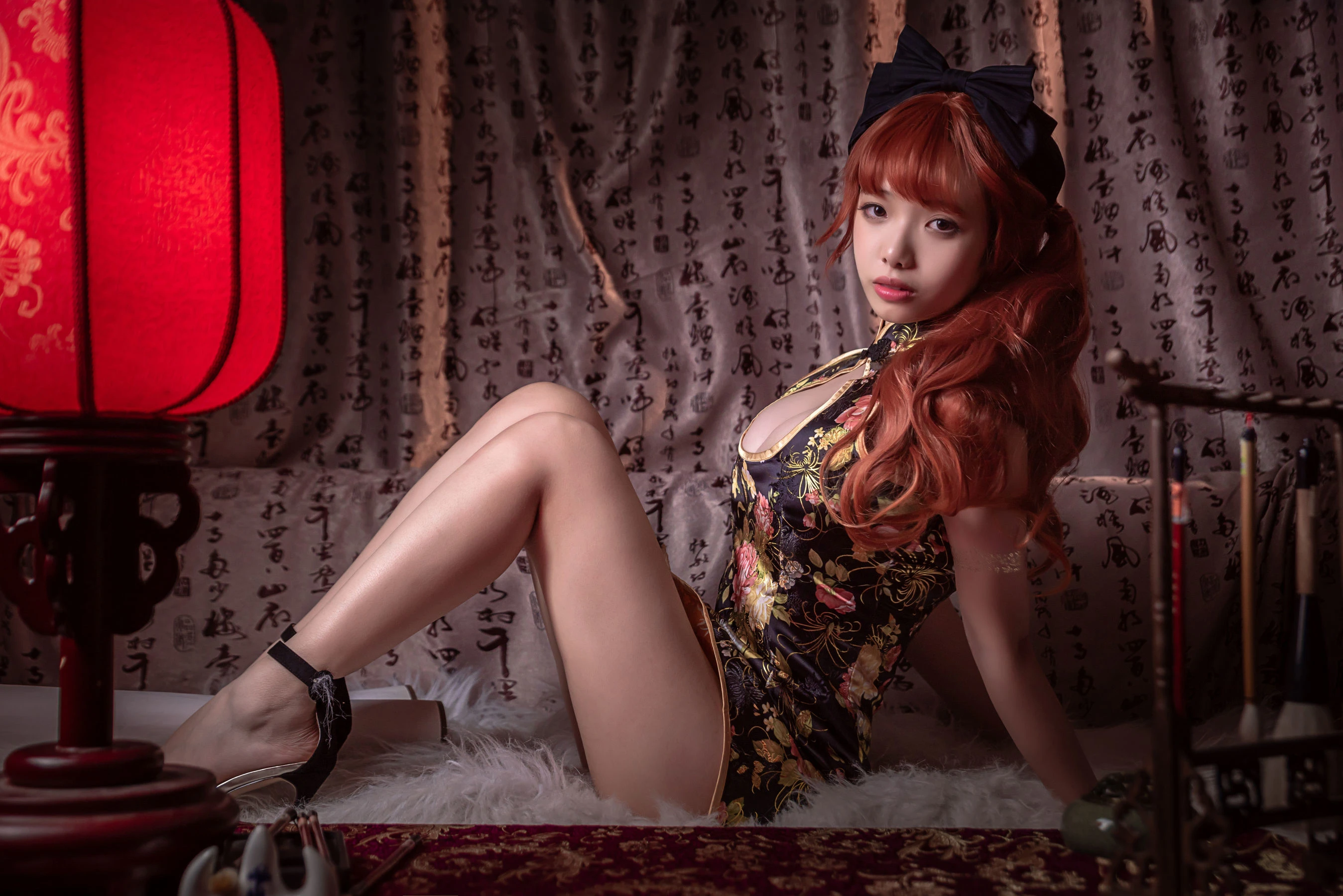 雯妹 – 低胸裸足插图6