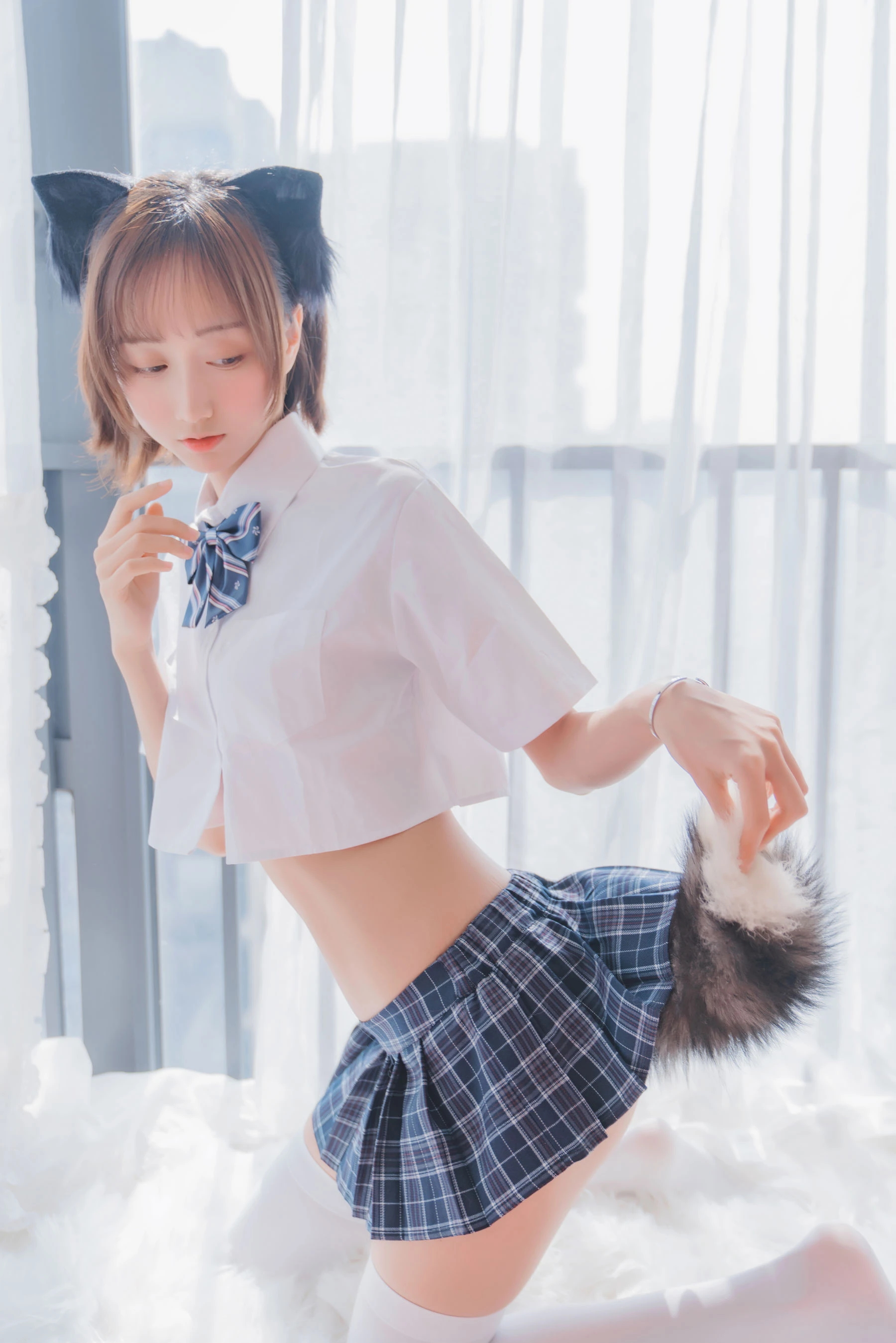 萌系小姐姐木绵绵OwO – 怀中猫插图1