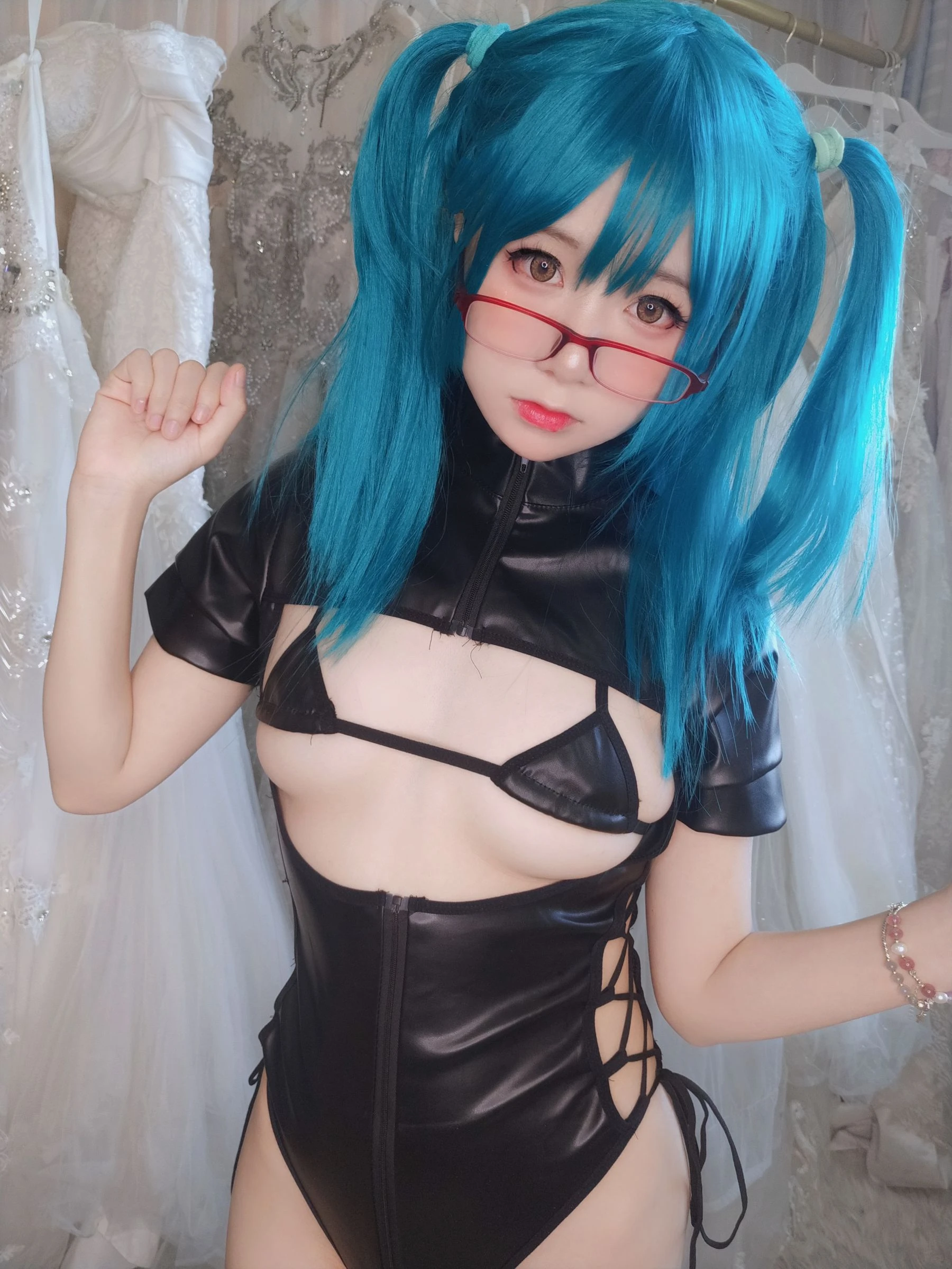 萌妹子Coser摇摇乐yoyo fantia 皮衣少女插图3