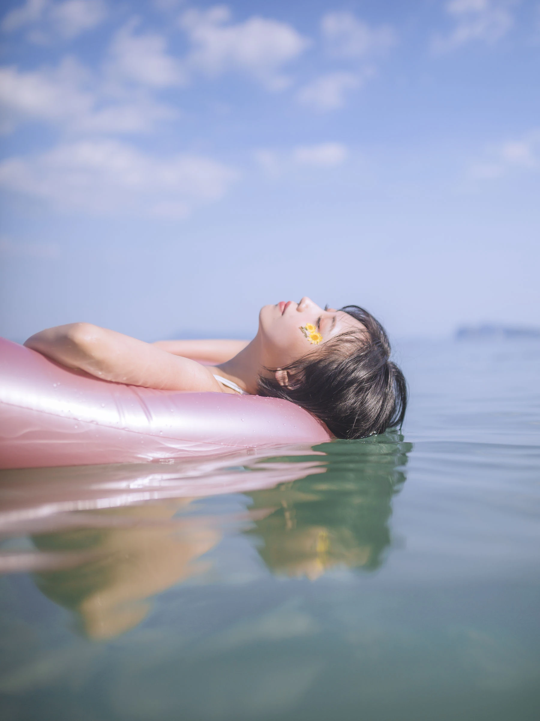 次元少女念雪ww – 白色泳衣插图1