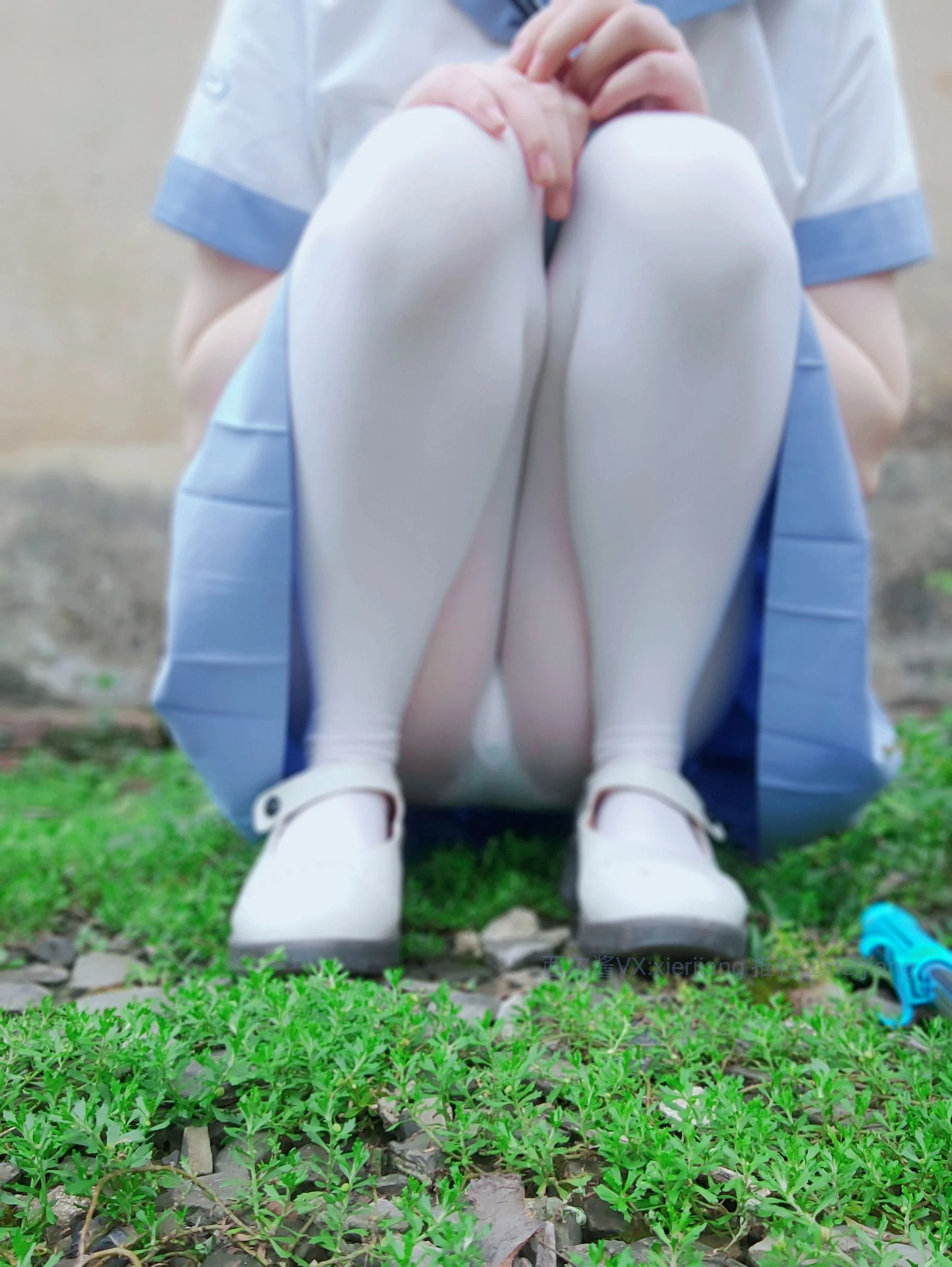 微博萌妹子西尔酱 – 青草水手服插图5