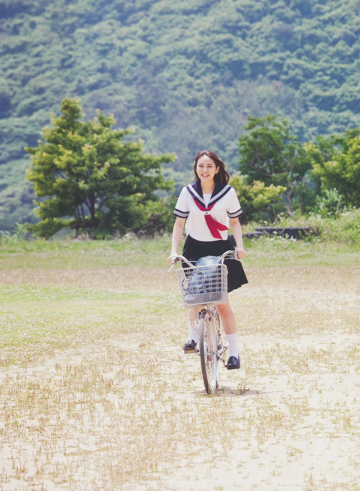 武井咲 《PLUMERIA》 摄影：桥本雅司插图5