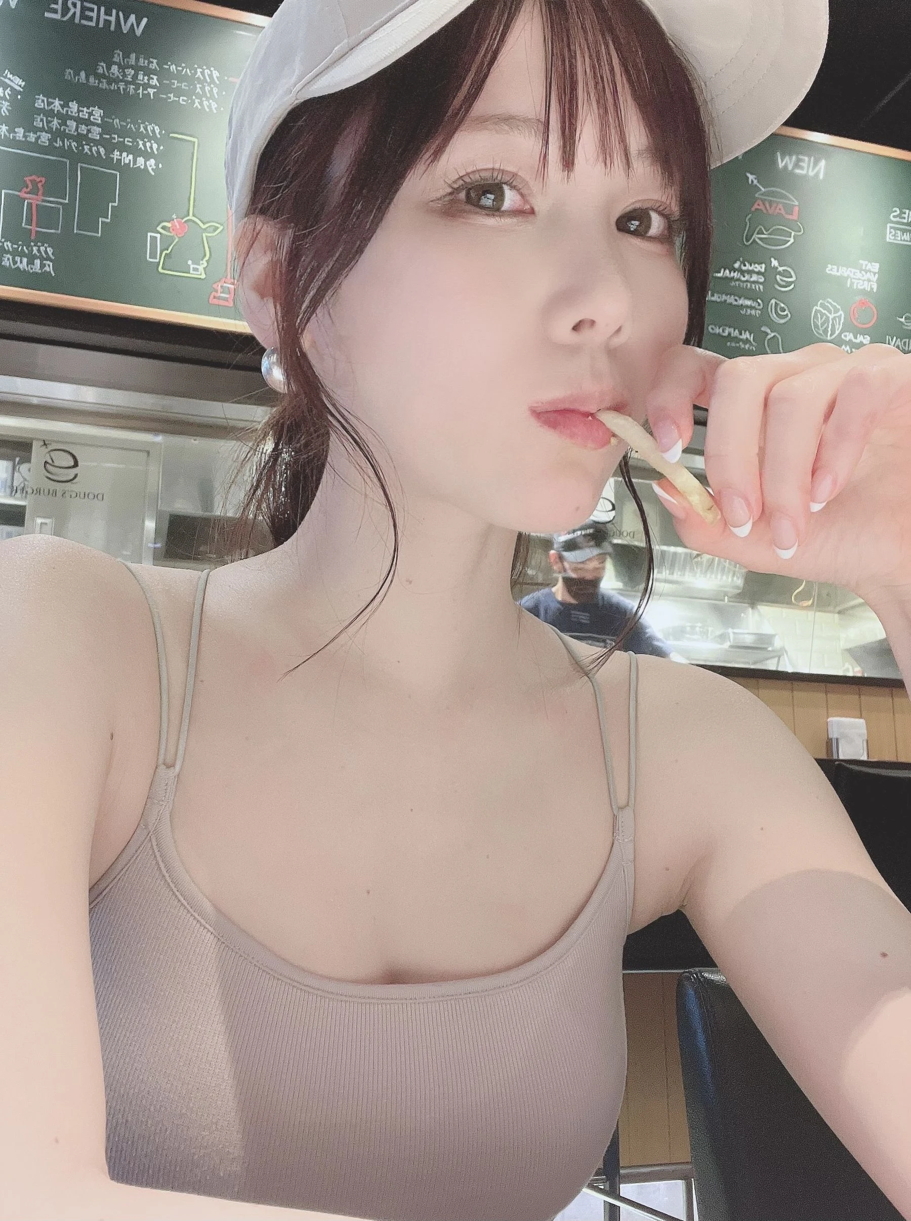 日本甜美COSERけんけん[fantia] 2022.05 沖縄で新刊撮影插图7