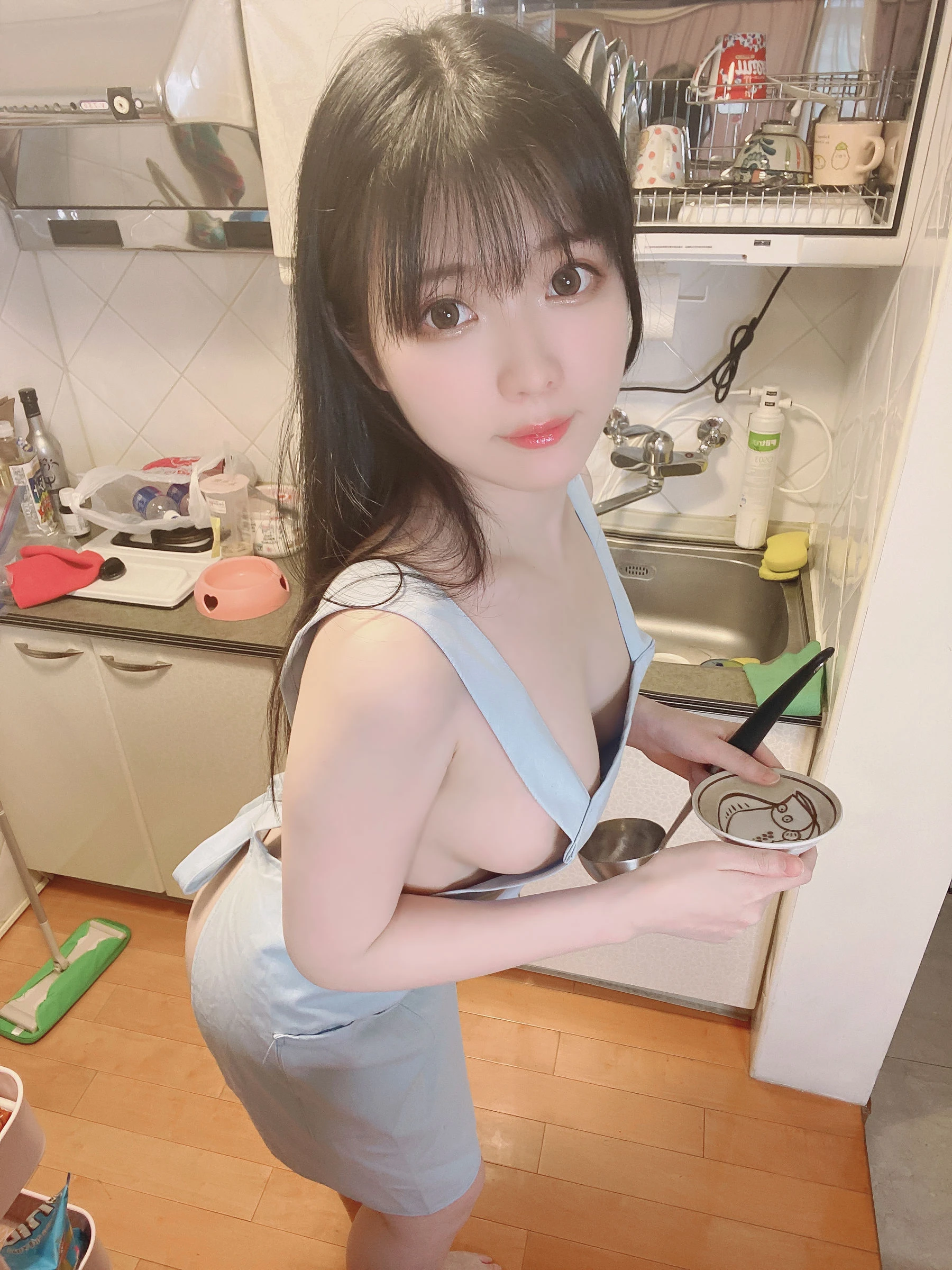 微博妹纸霜月shimo – 裸エプロン__━(___)━!插图5