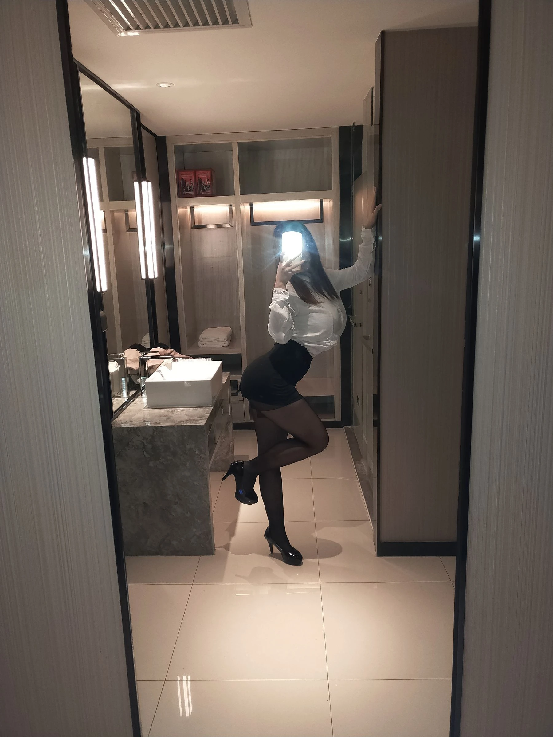 自闭颜球球(无颜小天使wy) – OL插图1