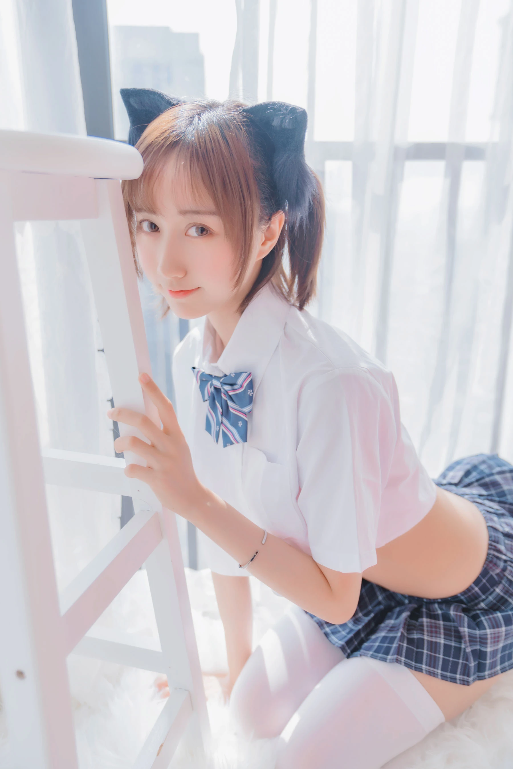 萌系小姐姐木绵绵OwO – 怀中猫插图4