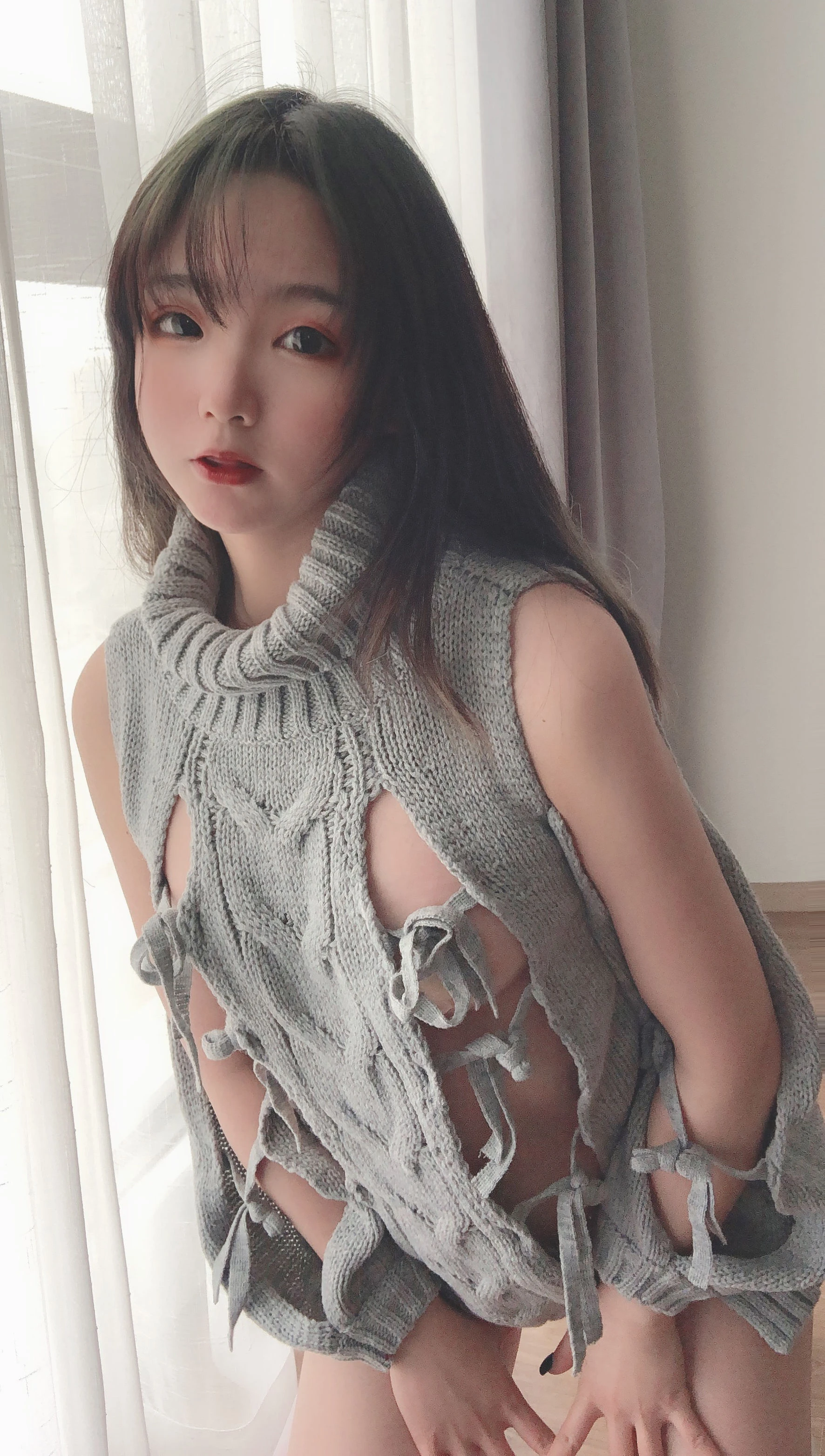 萌妹是青水 露背毛衣插图5