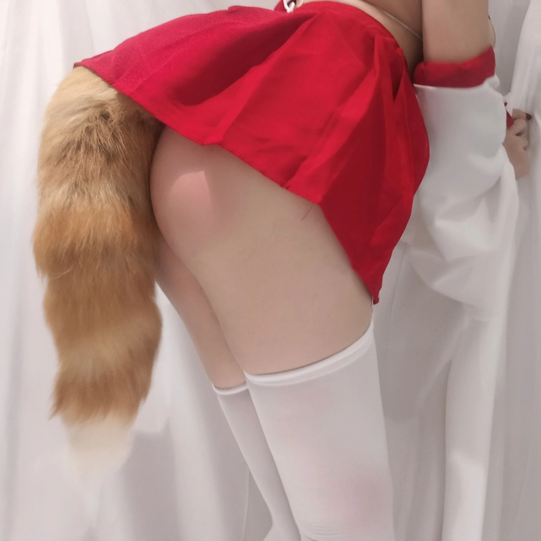 萌系小姐姐蜜汁猫裘 – 巫女小狐狸|图集秀