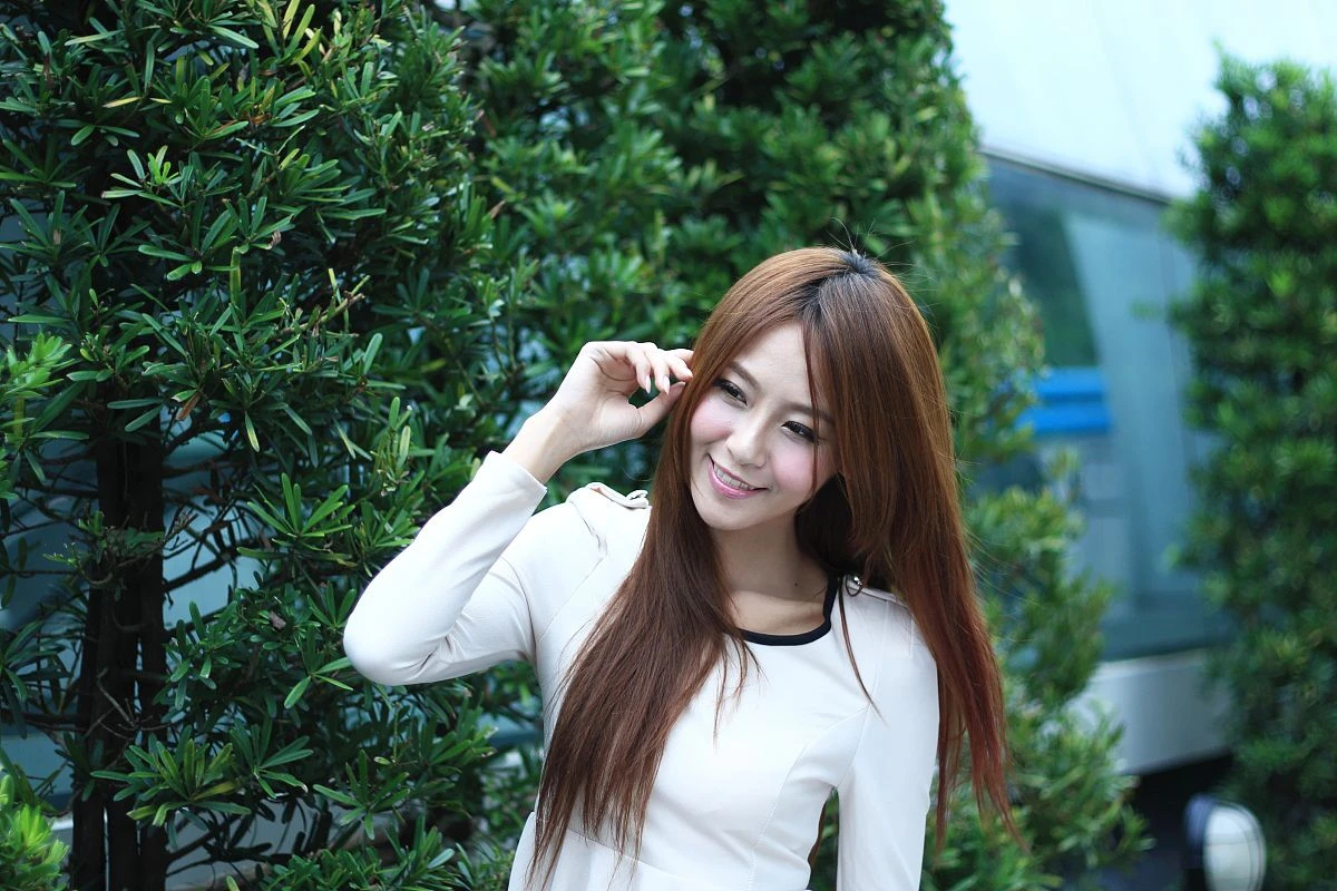 Winnie小雪/庄咏惠《捷运南港站.南港火车站外拍》插图1