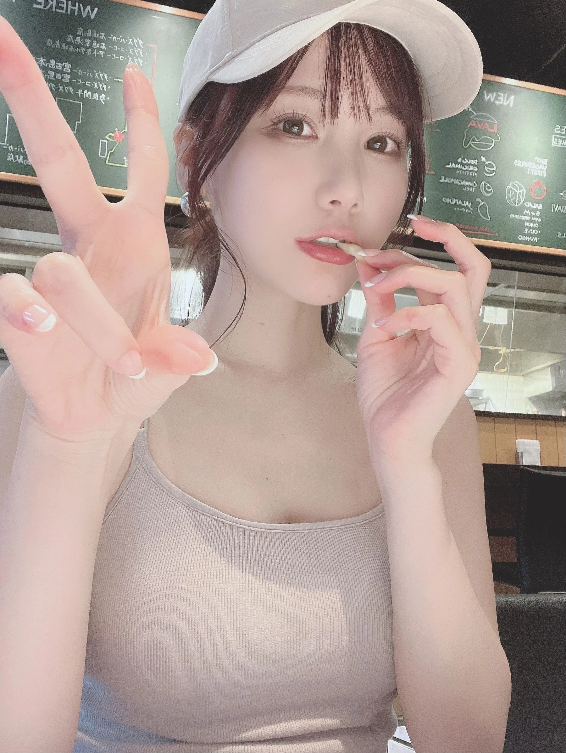 日本甜美COSERけんけん[fantia] 2022.05 沖縄で新刊撮影插图5