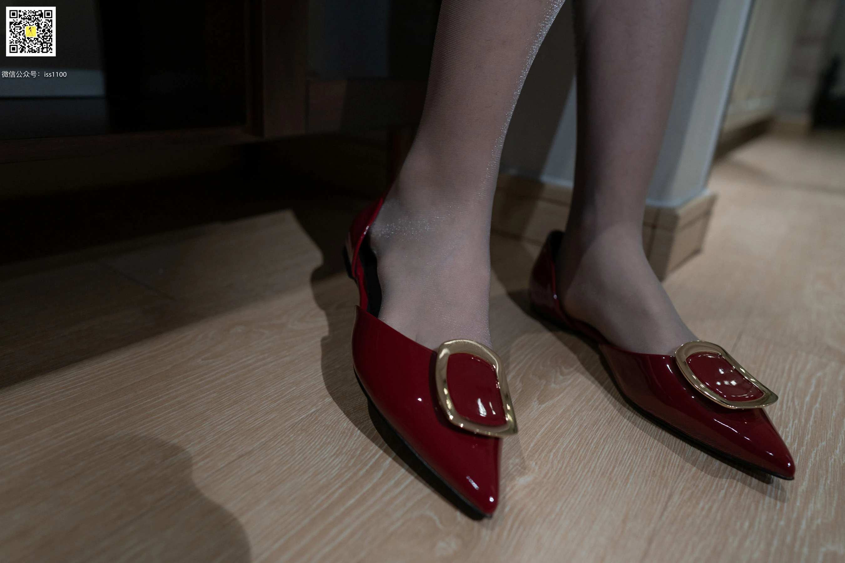 [ISS系列] 酱酱 超薄连裤袜碎花裙插图1