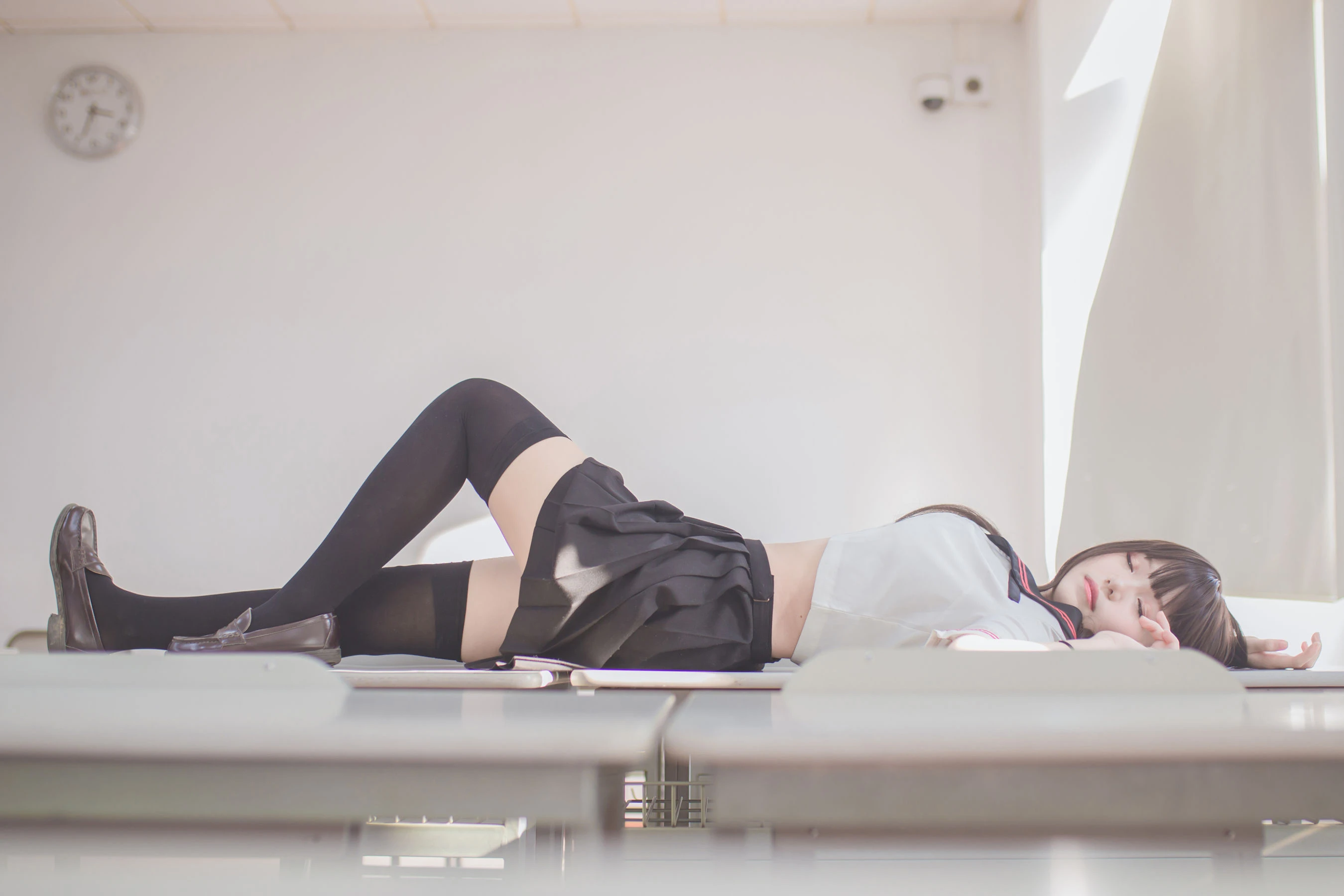 Yoko宅夏《黑丝JK》插图2