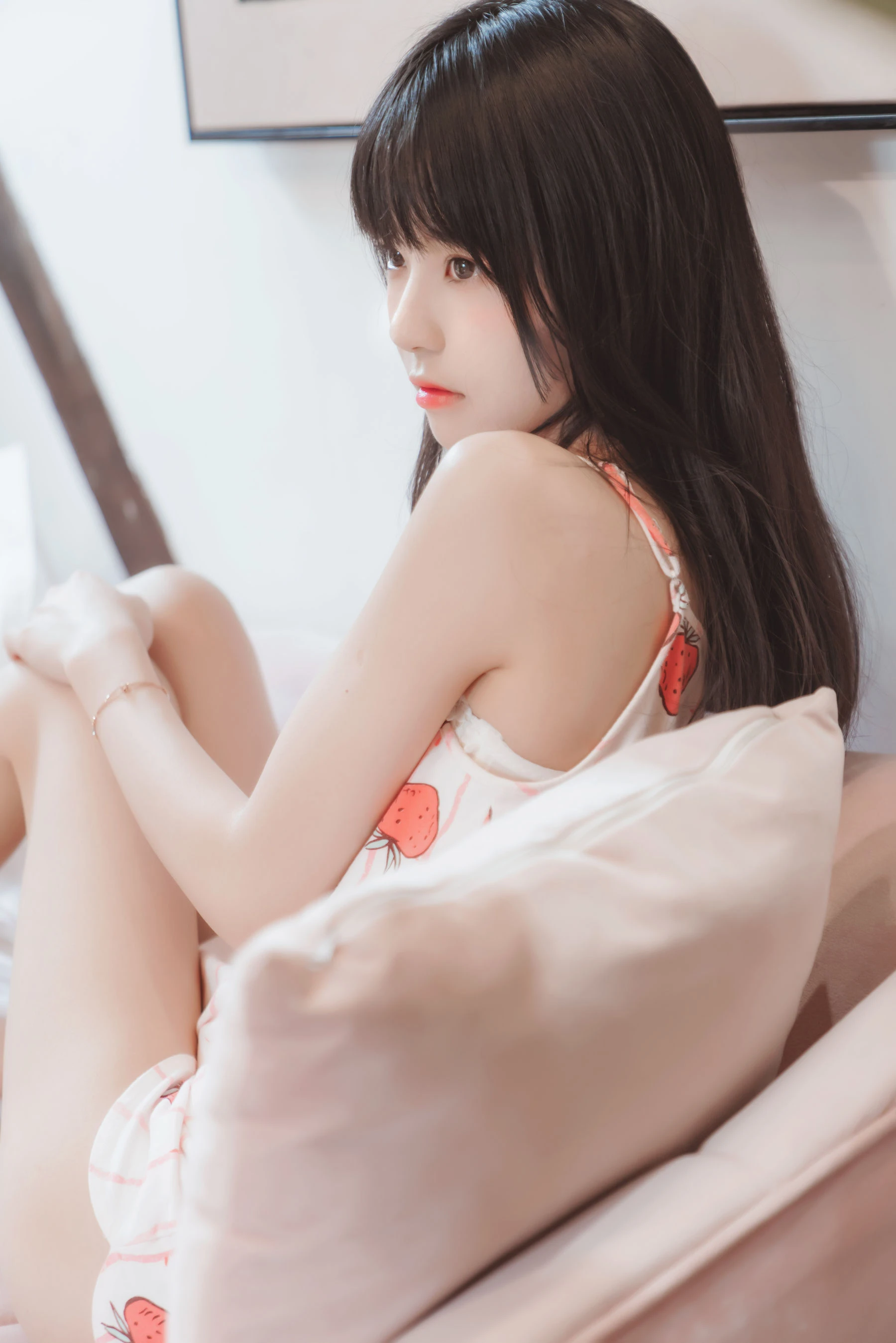 桜桃喵 – 甜甜之唇边小草莓插图5