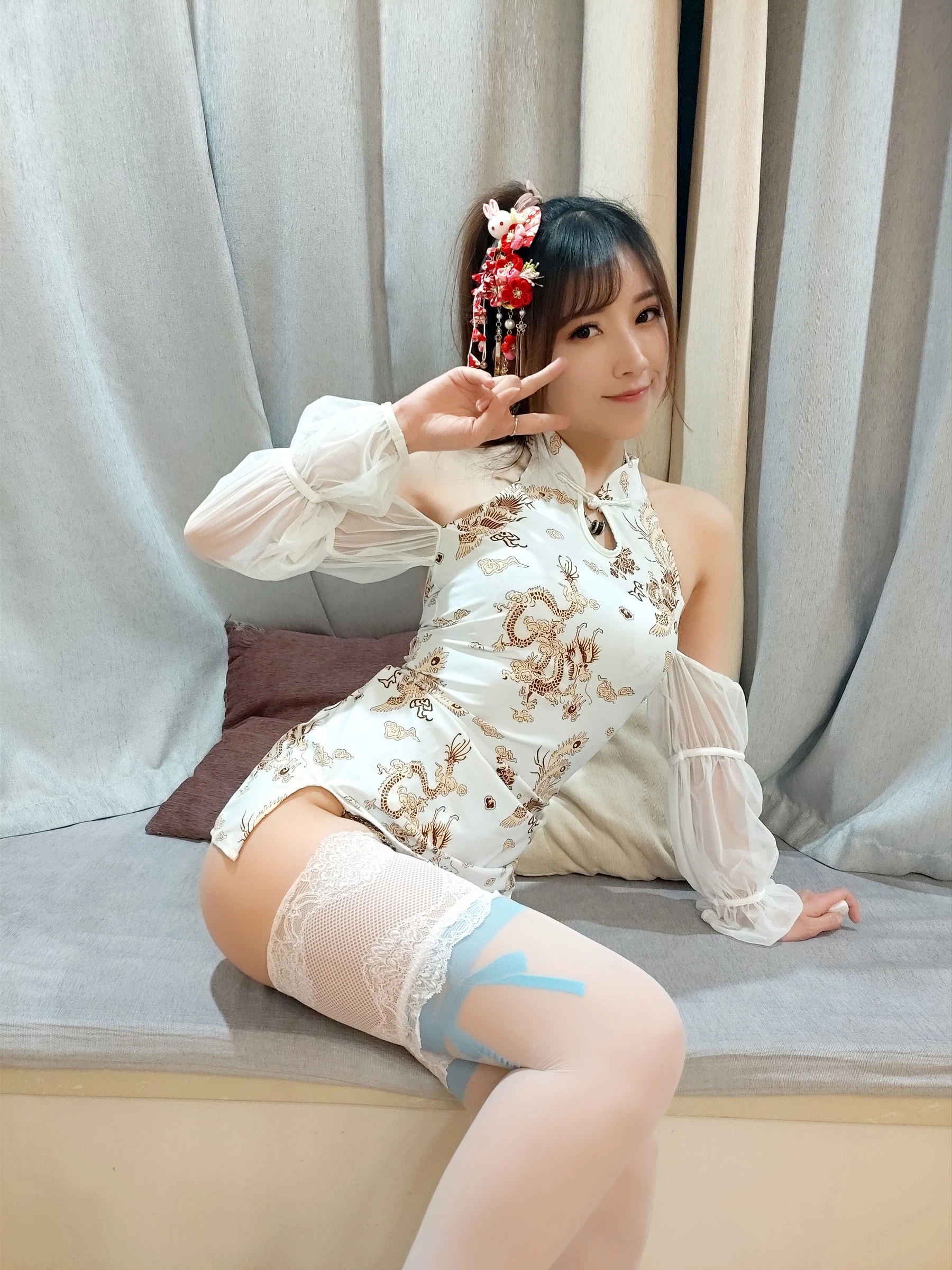 斗鱼主播小女巫露娜 – 白色蕾丝长筒插图7