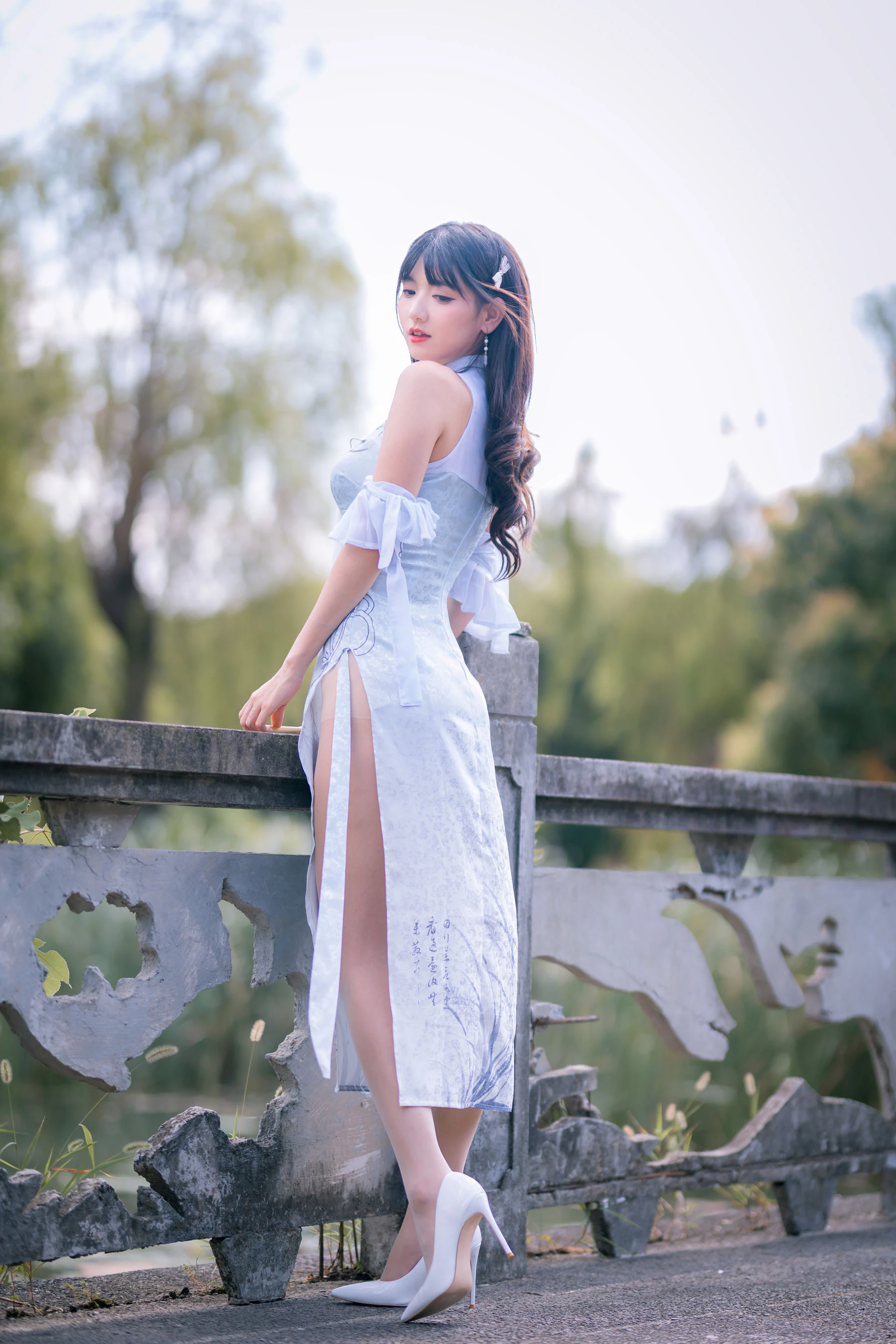 可爱妹子陆卿卿kyokyo – 蓝色旗袍插图4