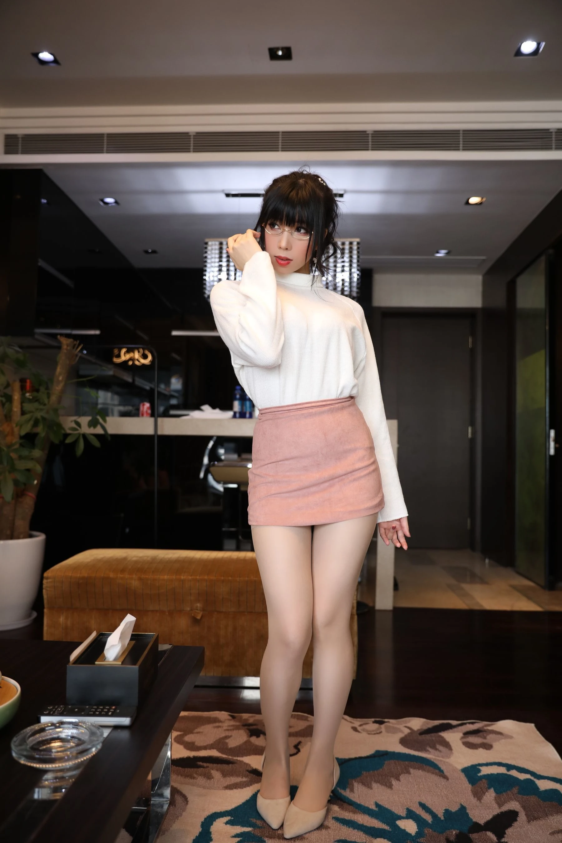 二次元巨乳美女鹿野希 单马尾眼镜娘插图1