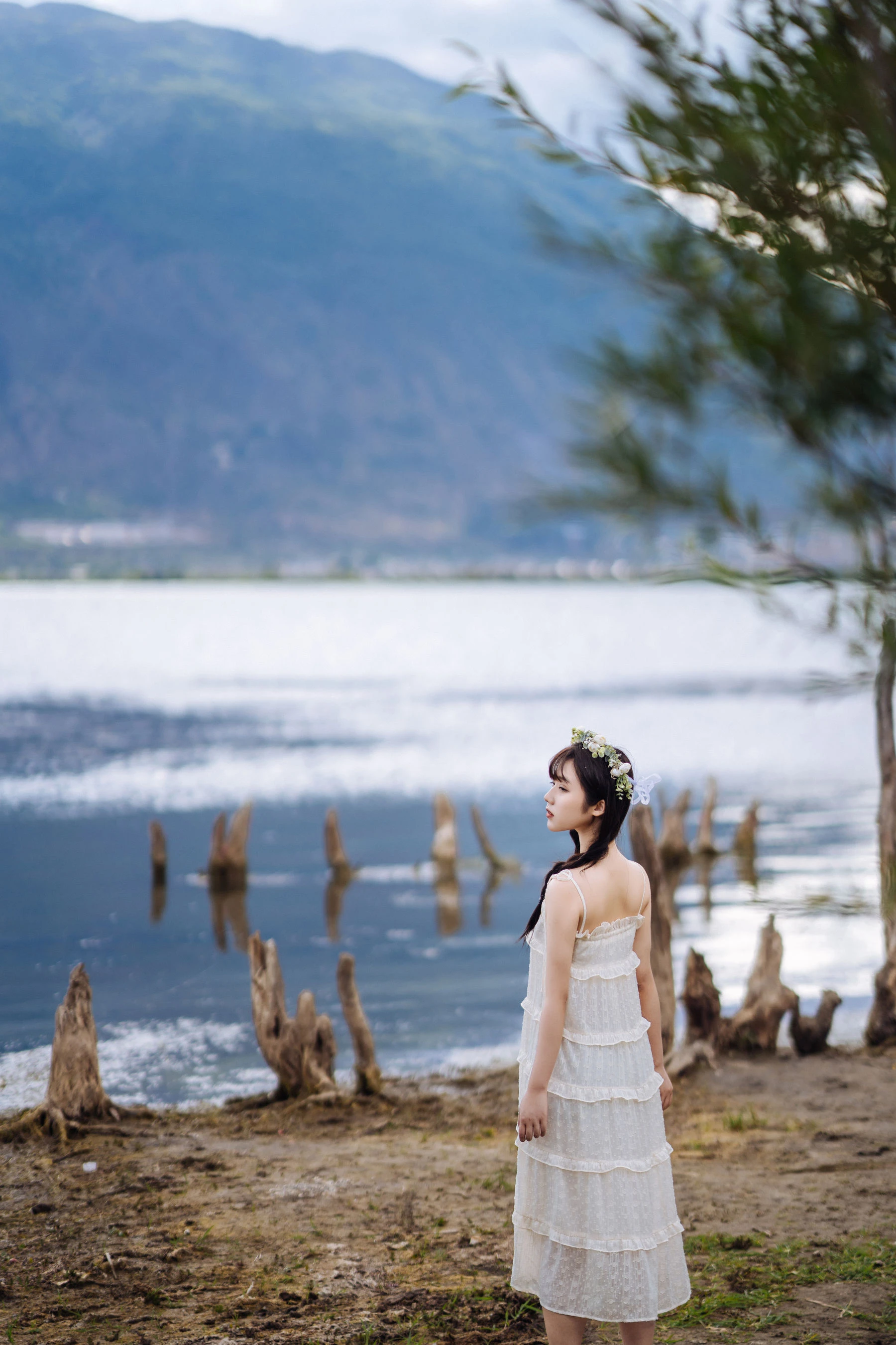 微博福利姬镜酱 – 静夏之花环女孩插图2