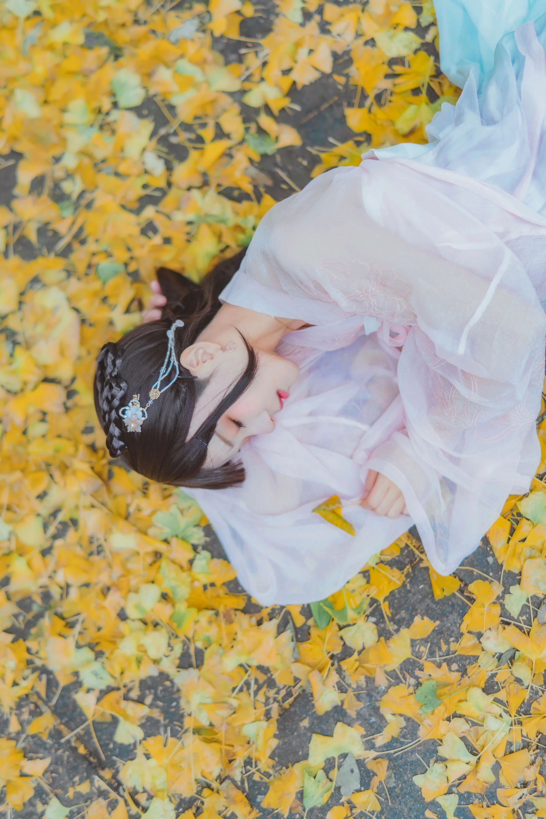 桜桃喵 – 温柔之汉服银杏插图4