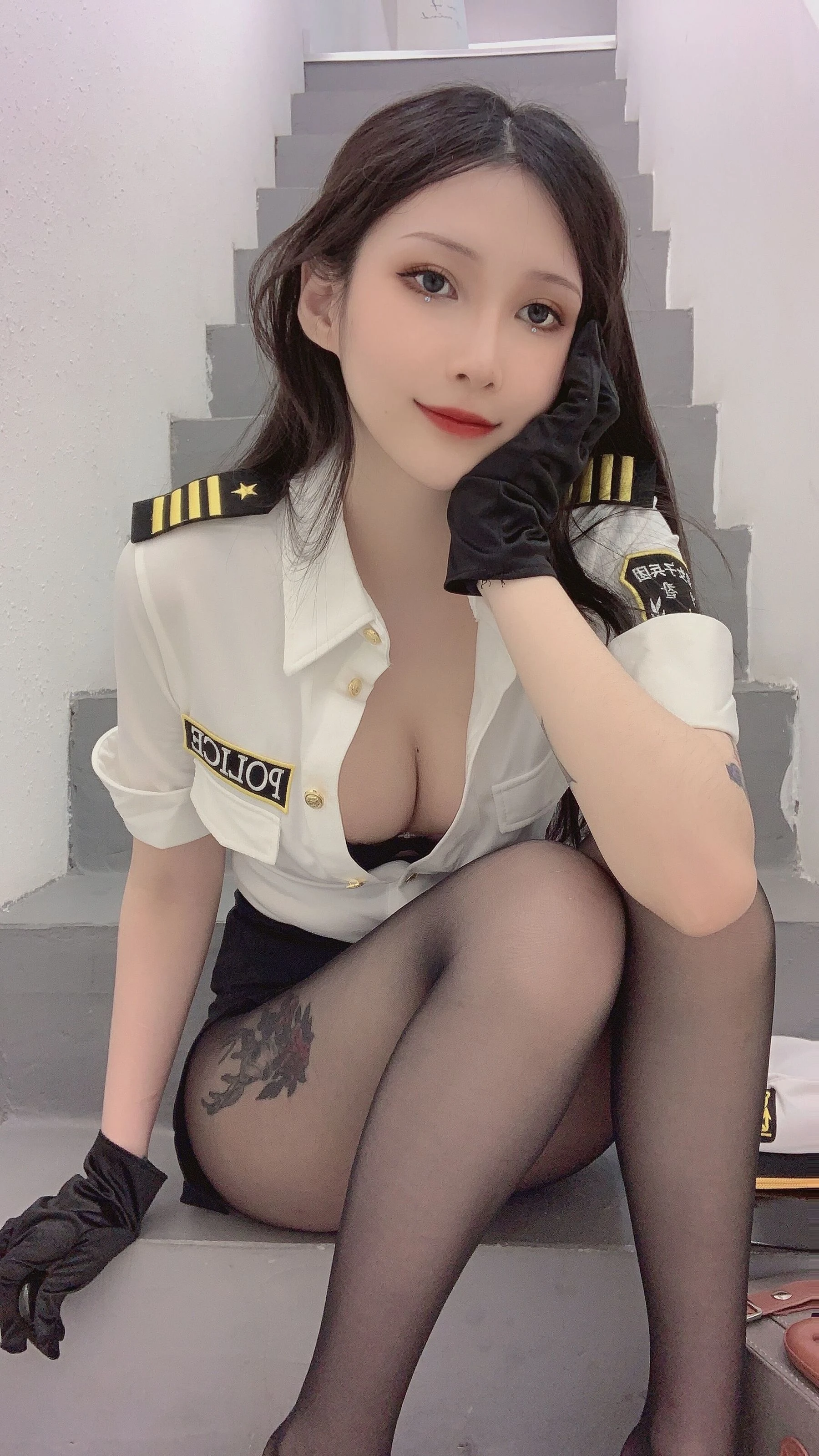 vams子 – 女警插图4