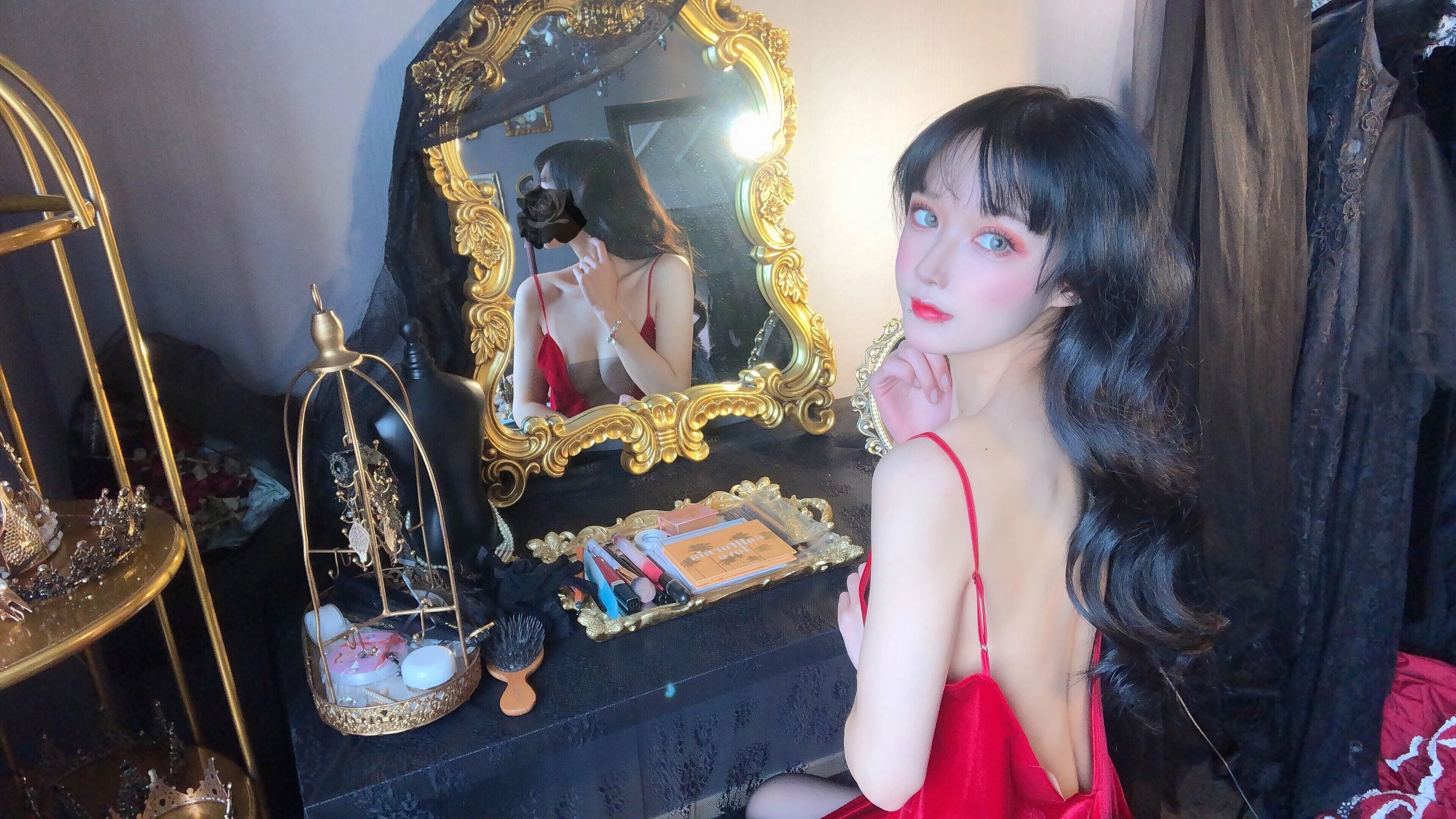 动漫博主阿包也是兔娘 – 红丝绒睡衣插图3