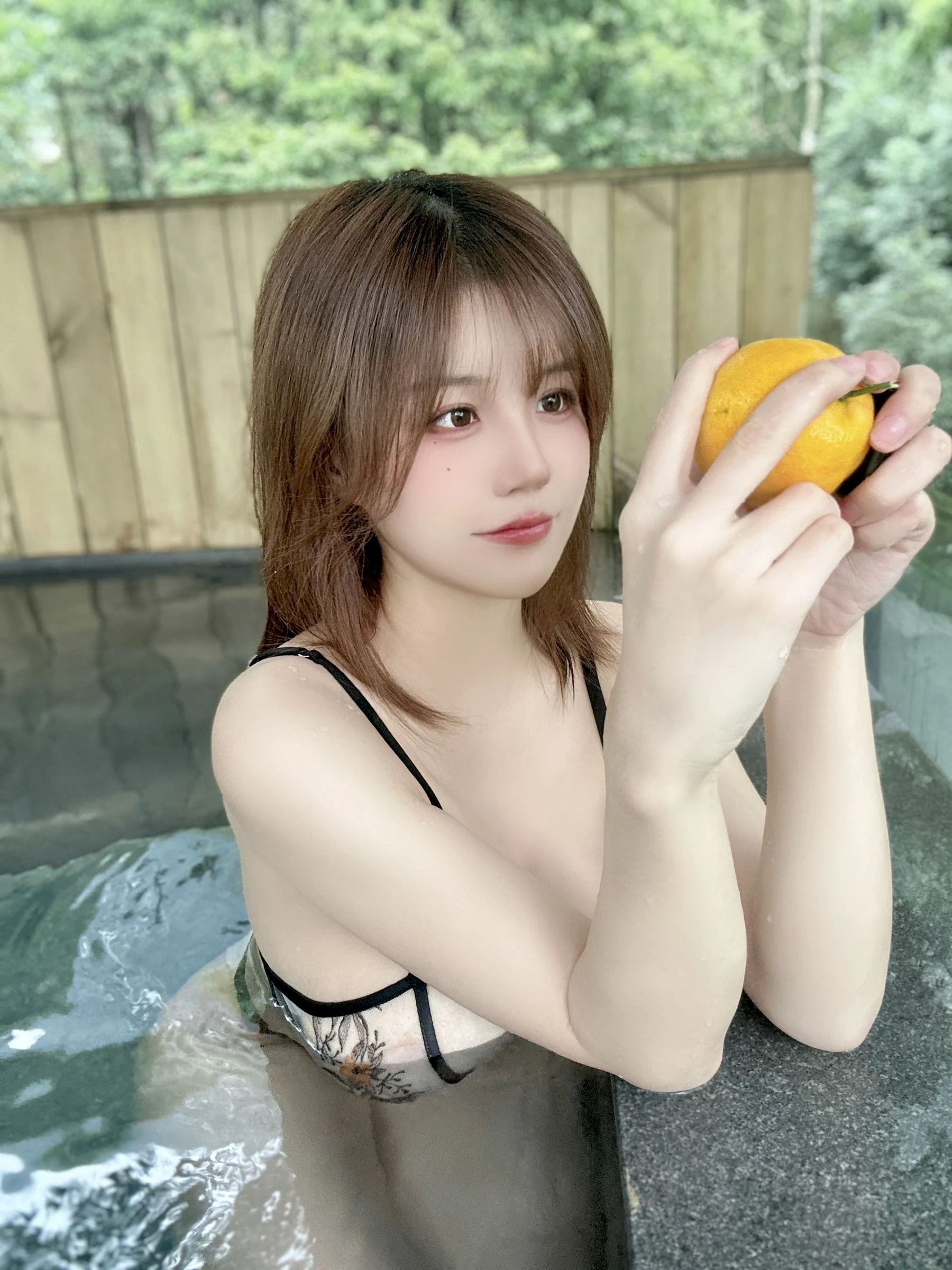 动漫博主小仓千代w 2022-12-08 露天温泉和橘子插图2
