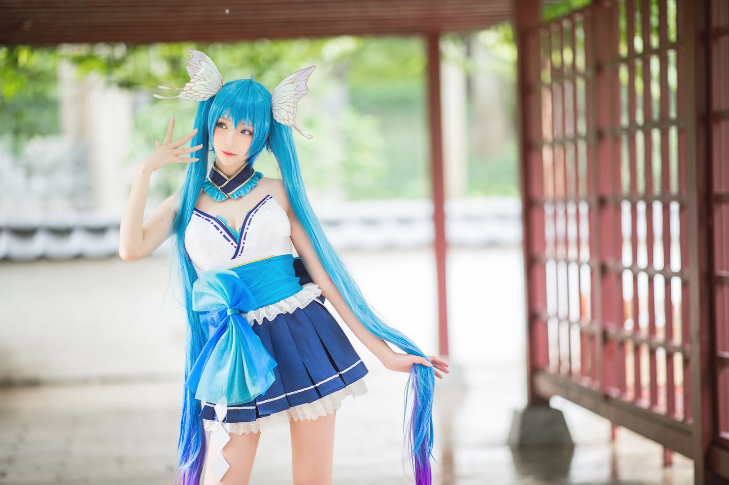 长腿Coser青青子Js – 初音未来插图5