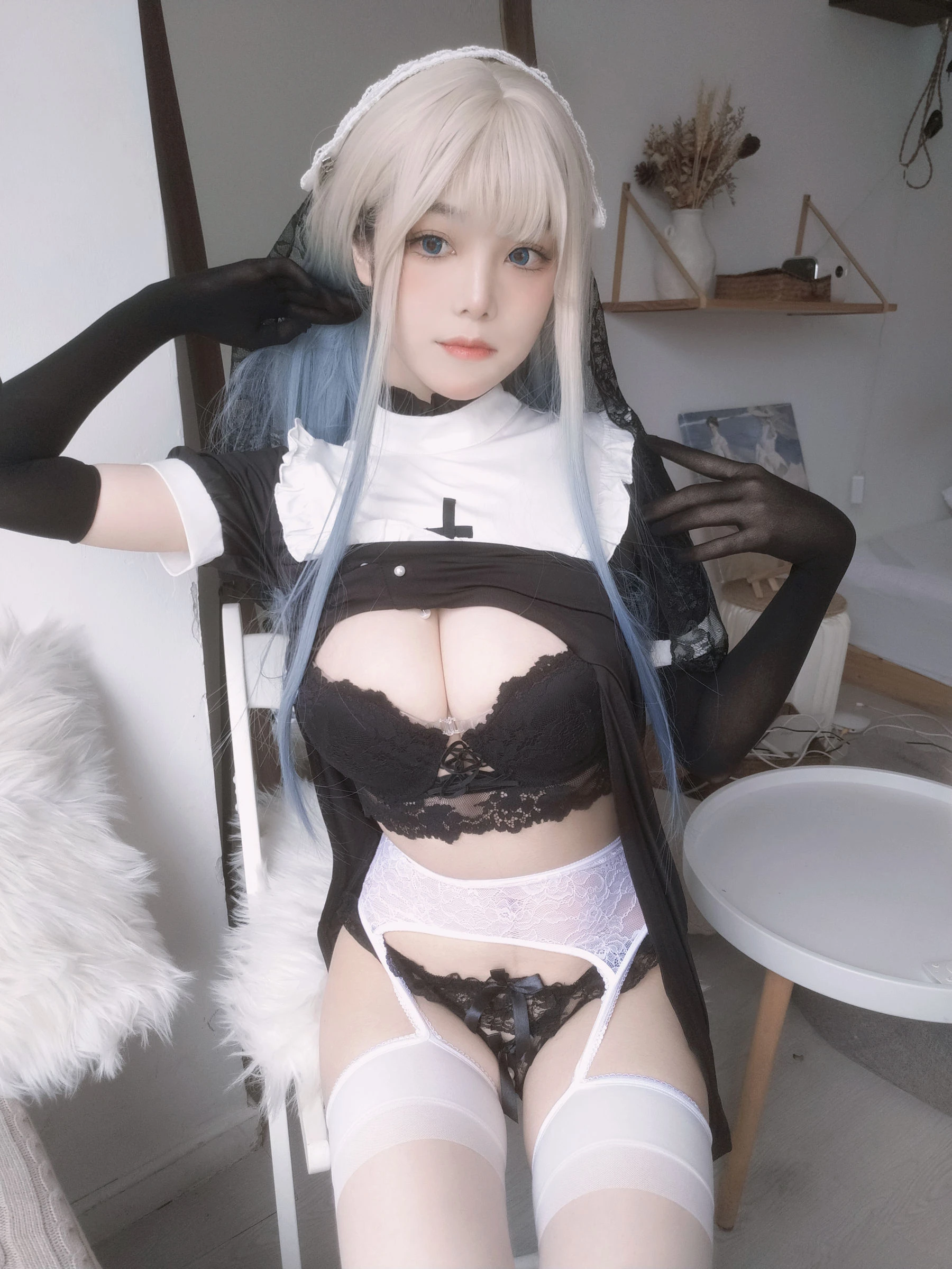 萌系小姐姐蜜汁猫裘 – 修女自拍插图5