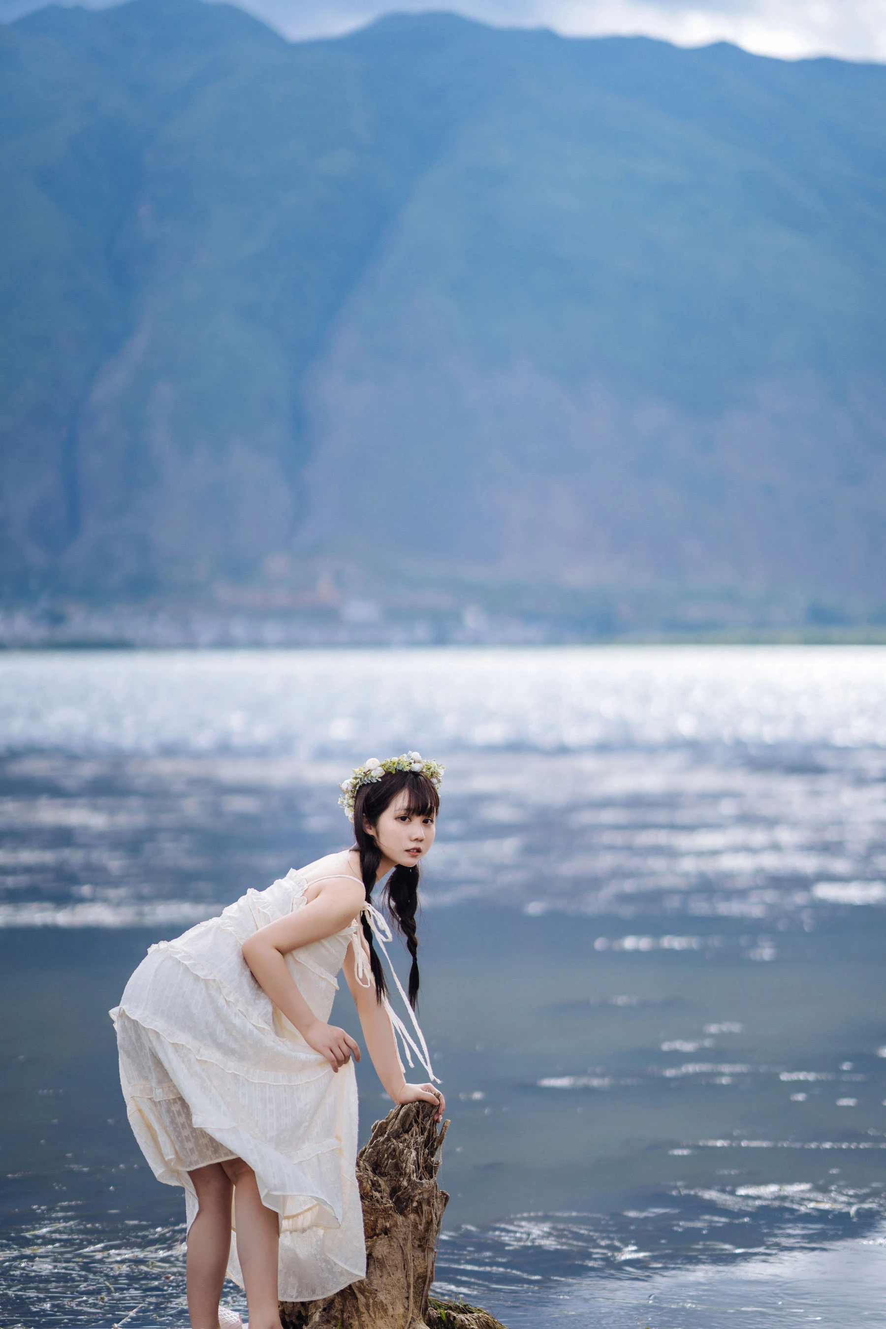 微博福利姬镜酱 – 静夏之花环女孩插图4