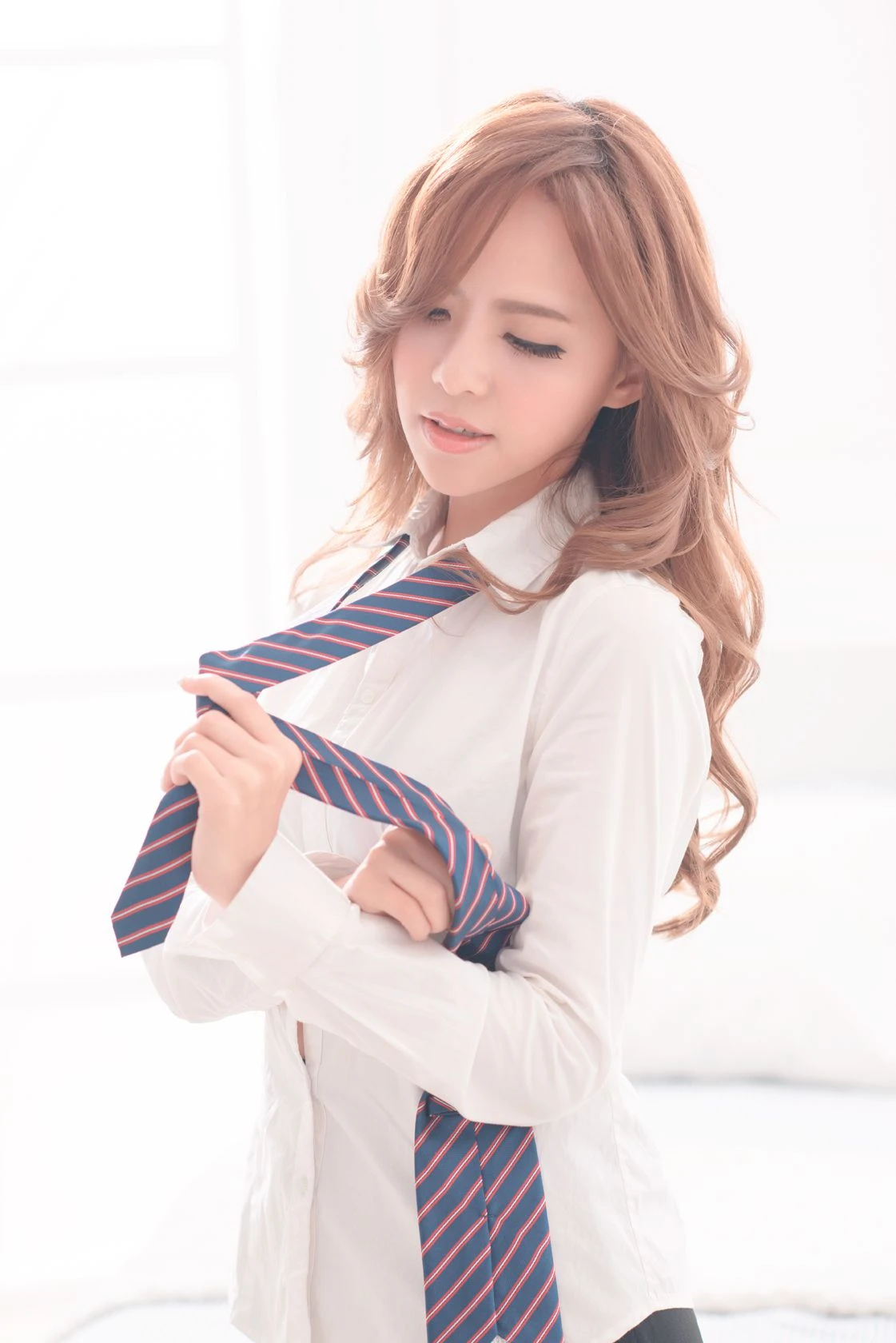 网络美女模特Kitty《老师教你系领带》领带特辑插图2