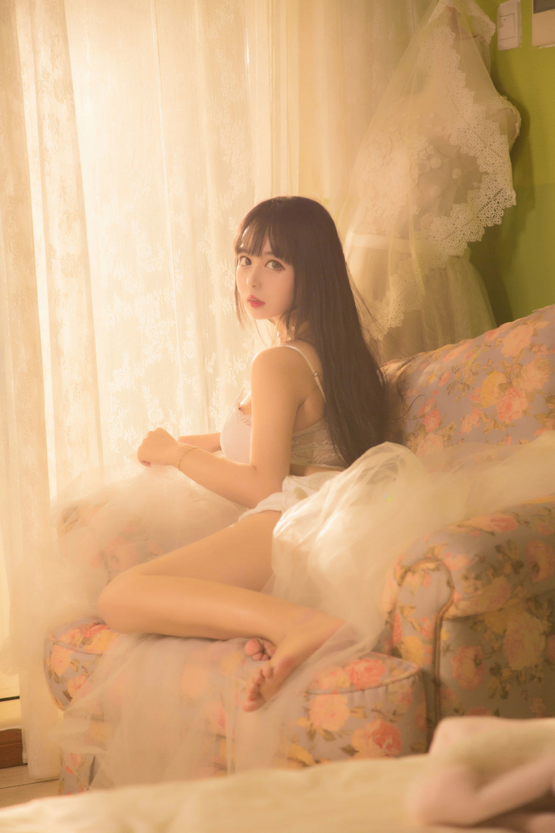 大眼萌妹黑猫猫OvO 少女写真插图2