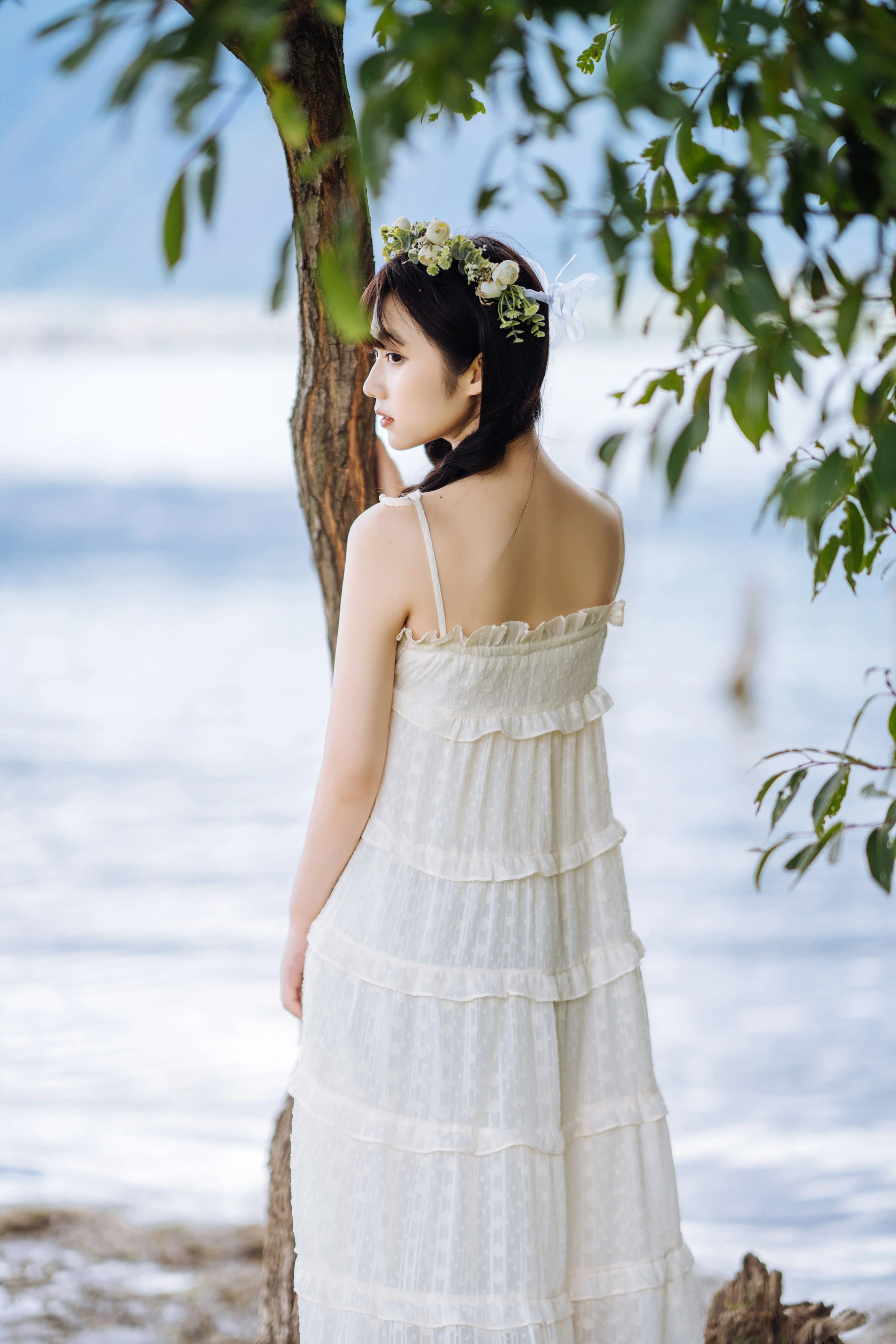 微博福利姬镜酱 – 静夏之花环女孩插图1