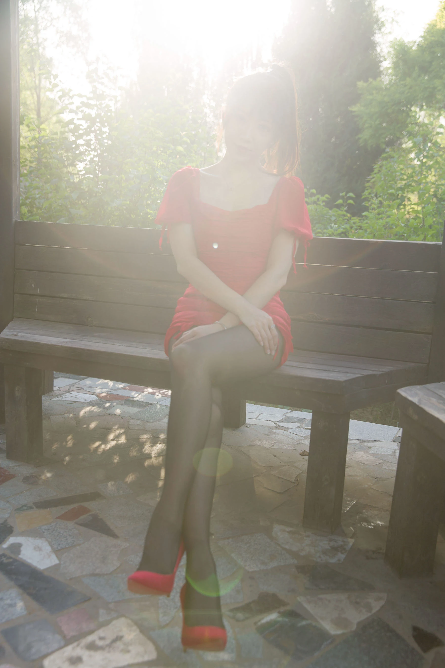 斗鱼主播小女巫露娜 – 户外小红裙插图3