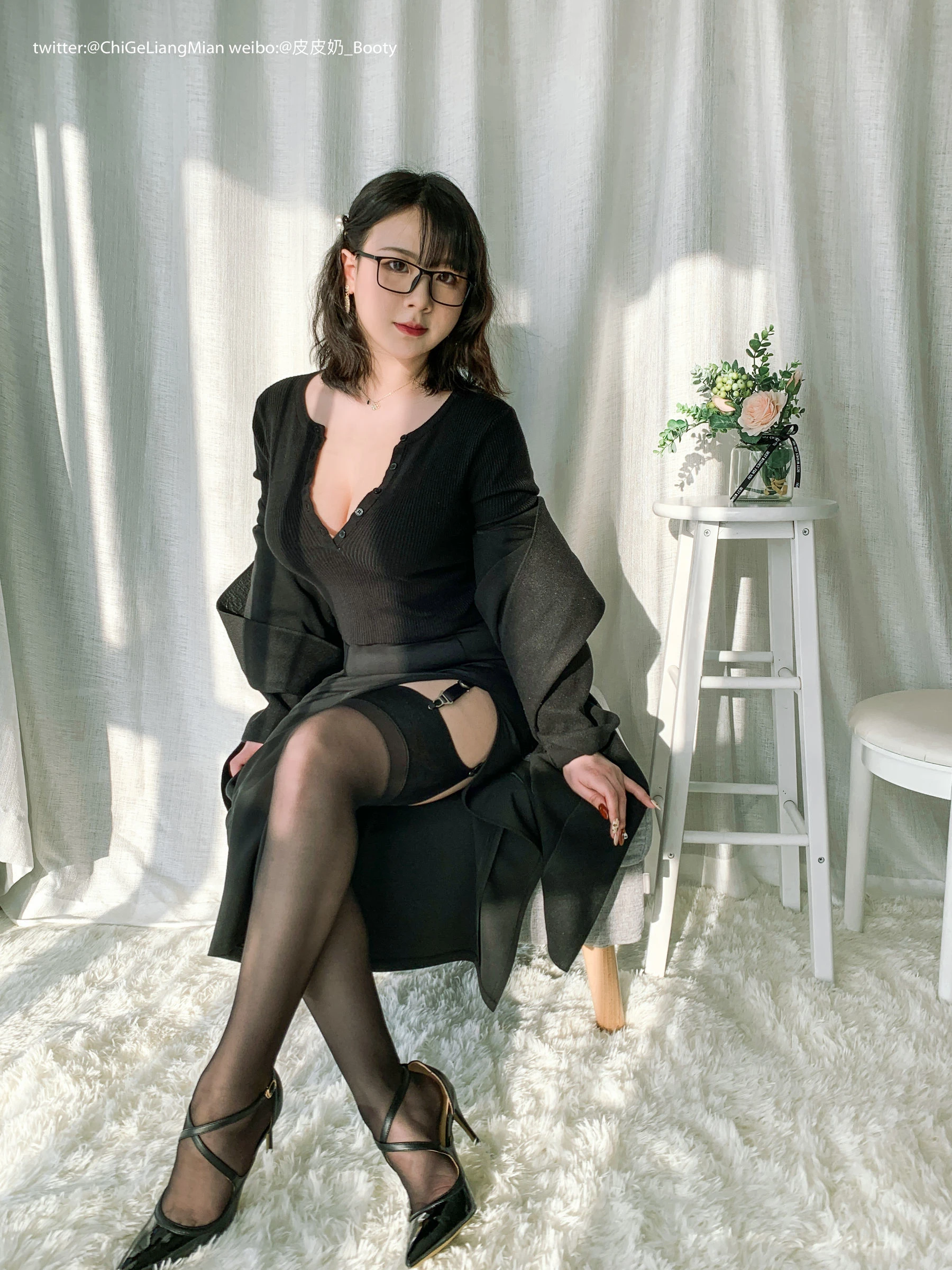 皮皮奶可可爱了啦 黑色OL插图4