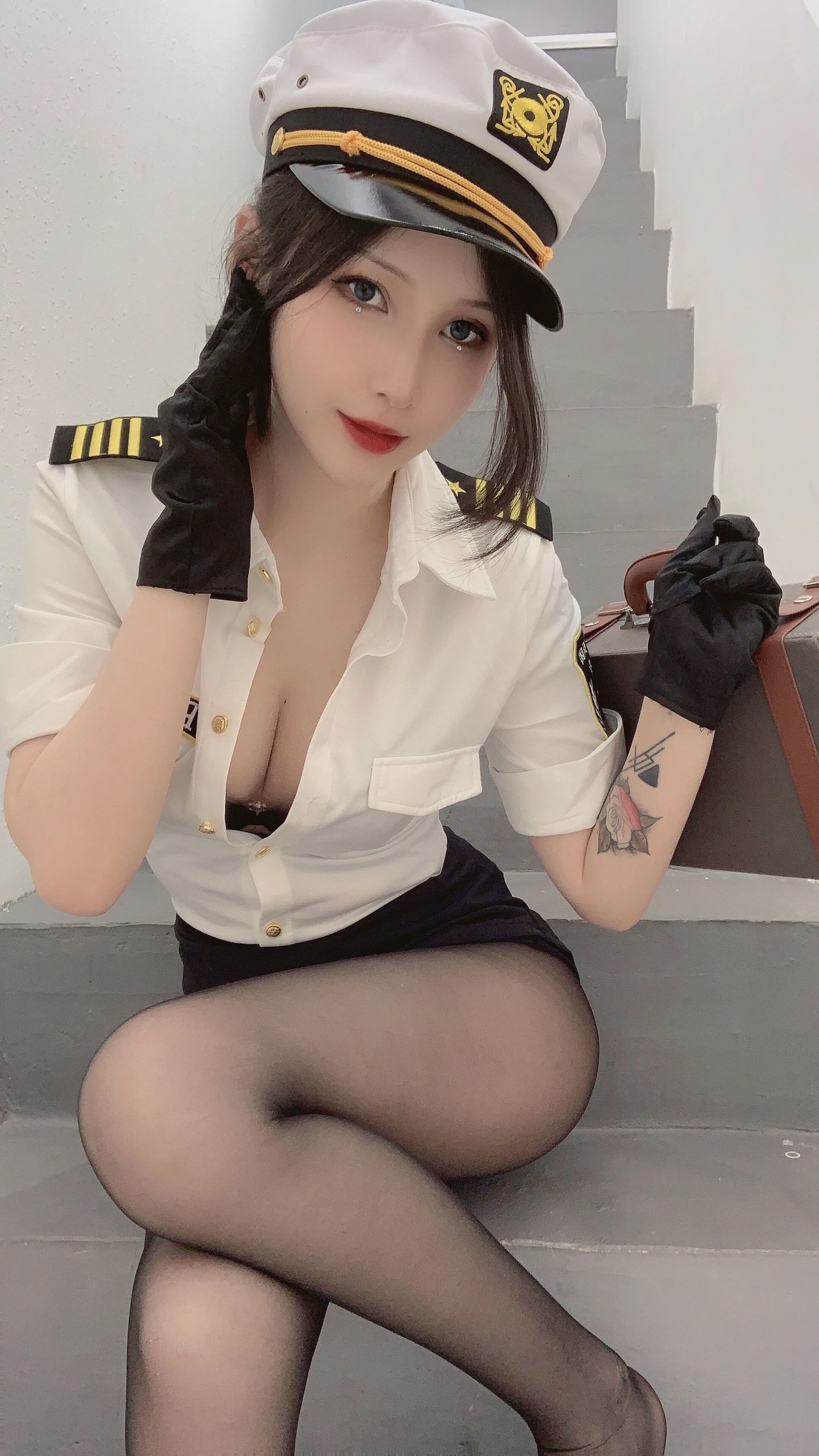 vams子 – 女警插图2