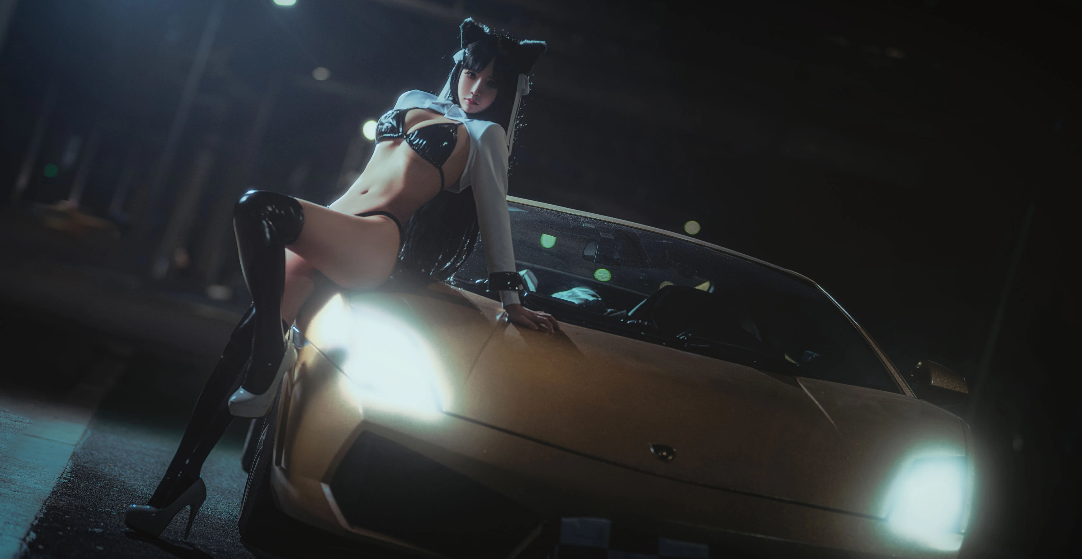 二次元妹子抱走莫子aa 赛车女郎插图1