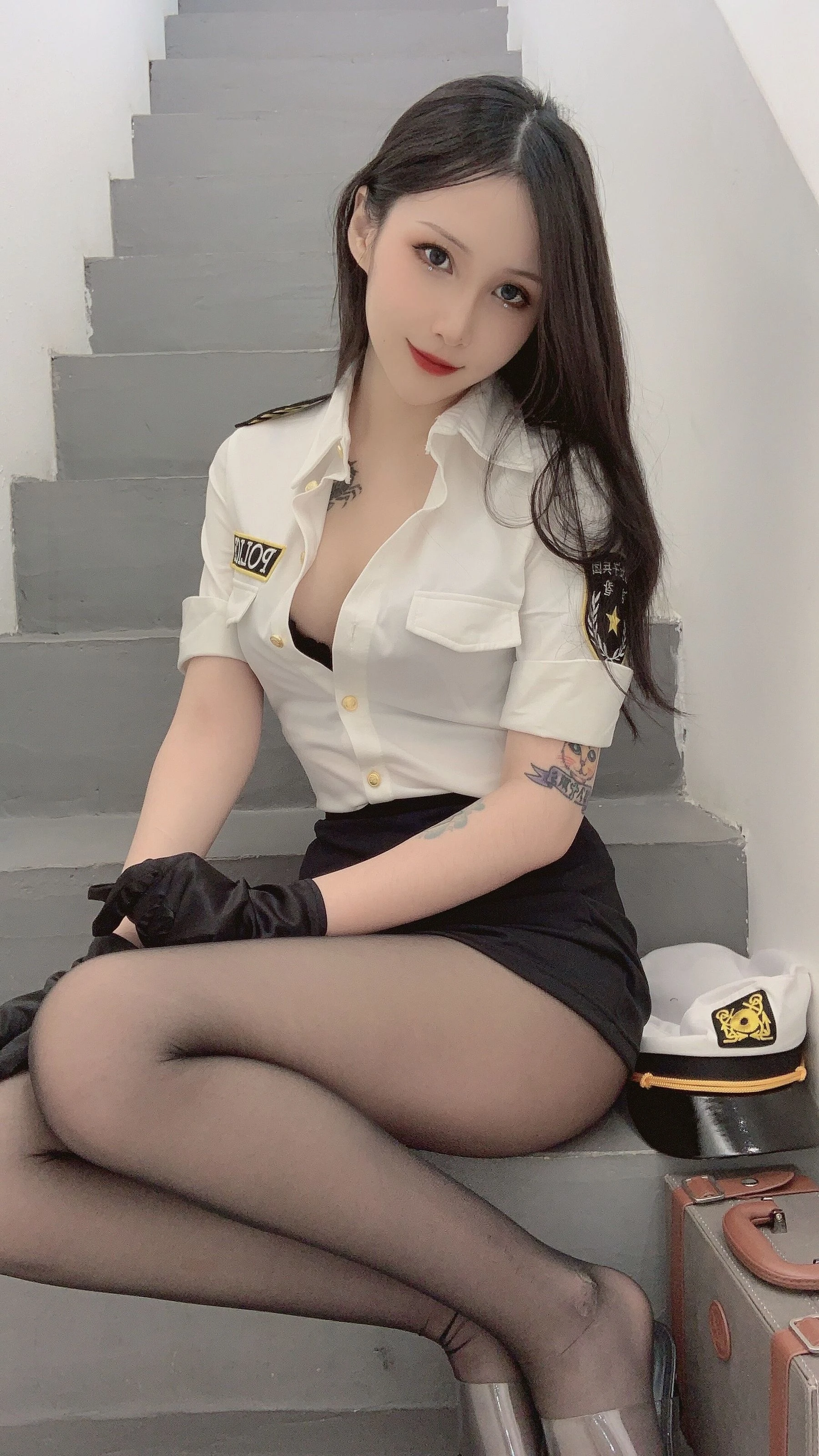 vams子 – 女警插图3