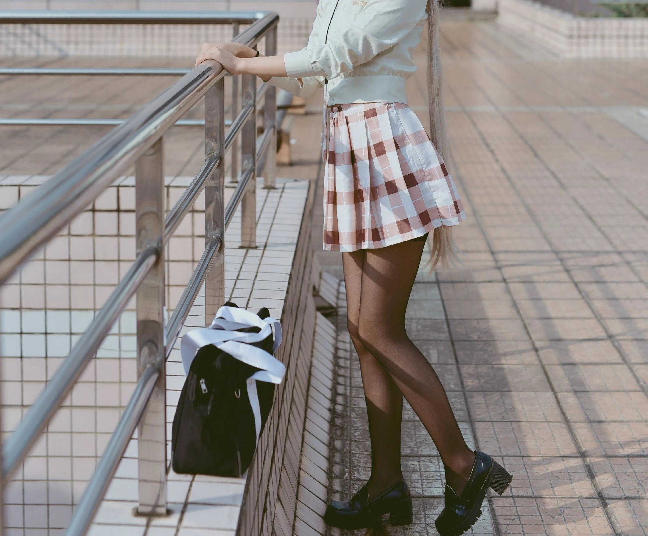 清纯少女五更百鬼 校服穹插图3